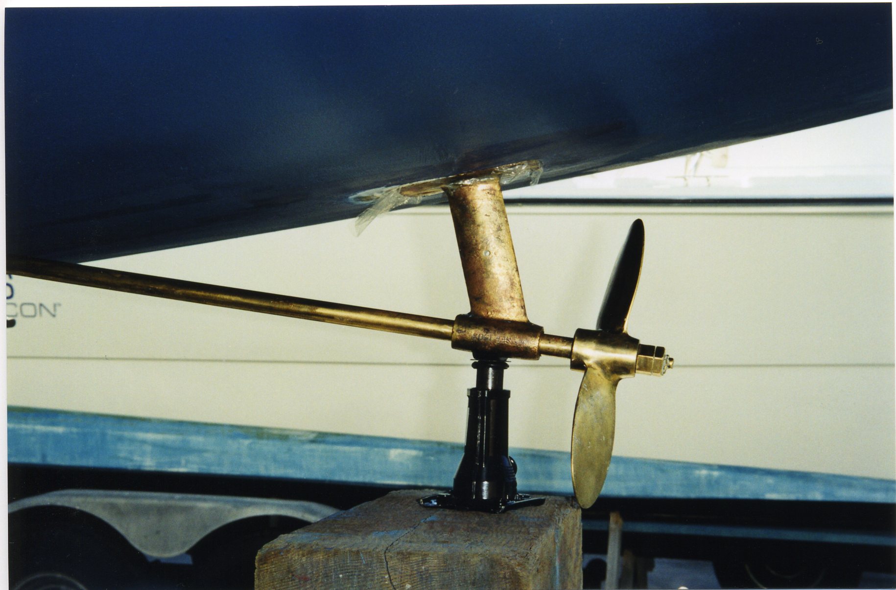 2000 Boat Haulout 008 Strut+Jack.jpg
