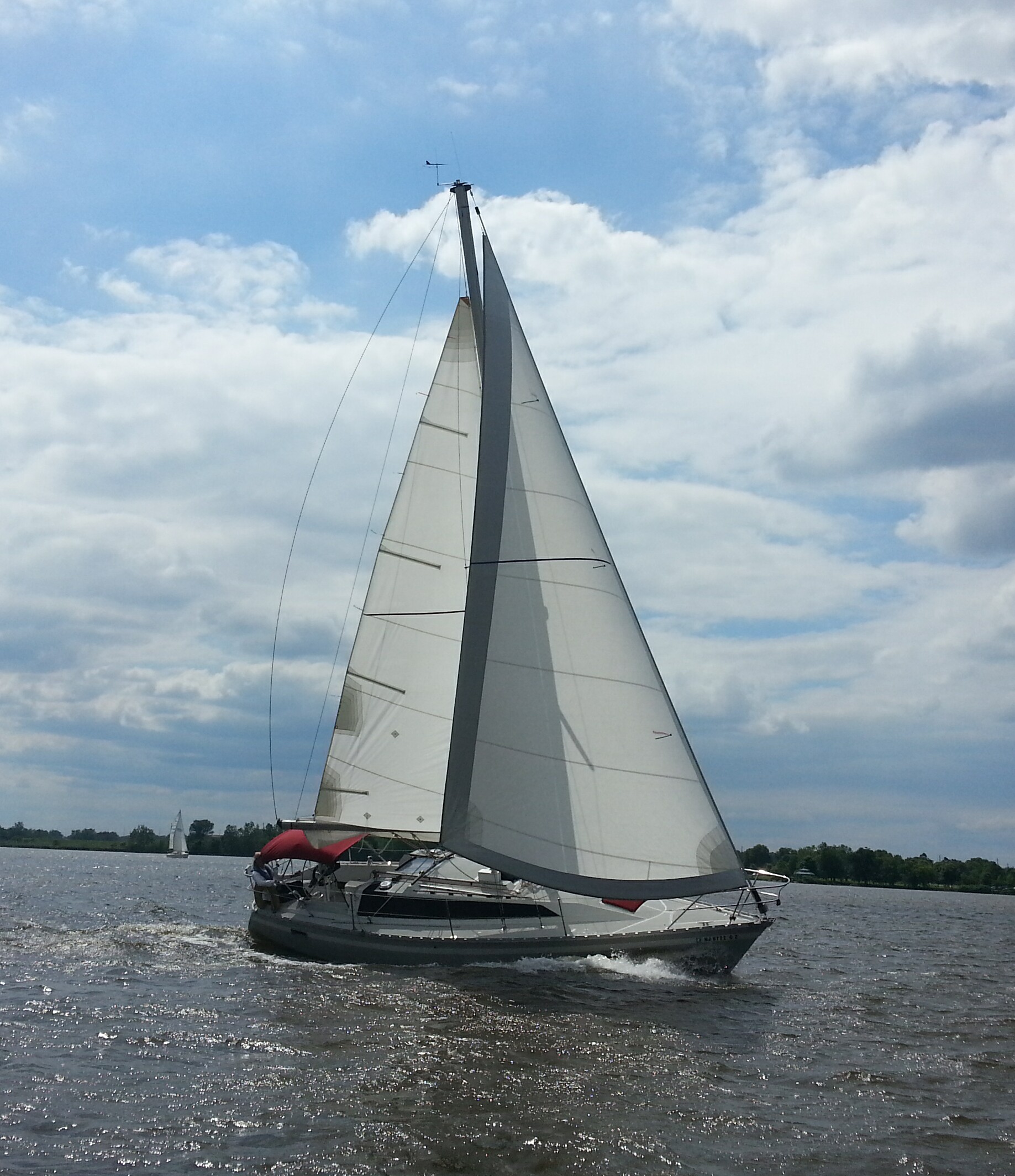 322 under sail.jpg