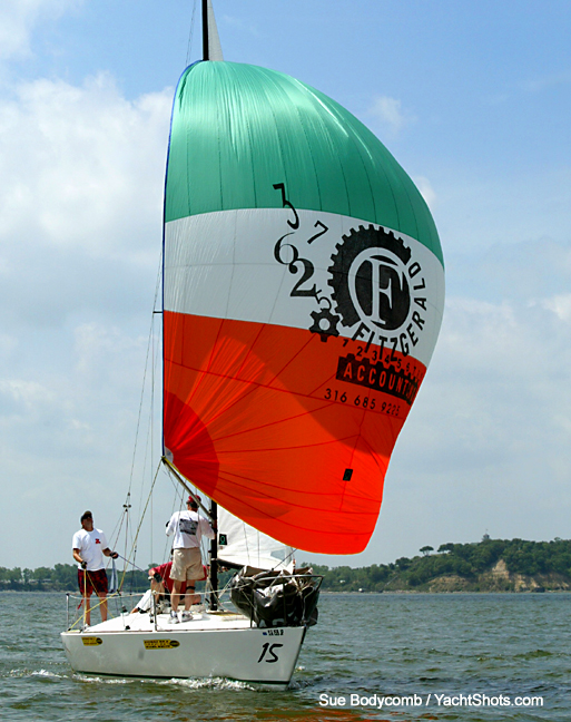 4456  Outraje  2004.jpg