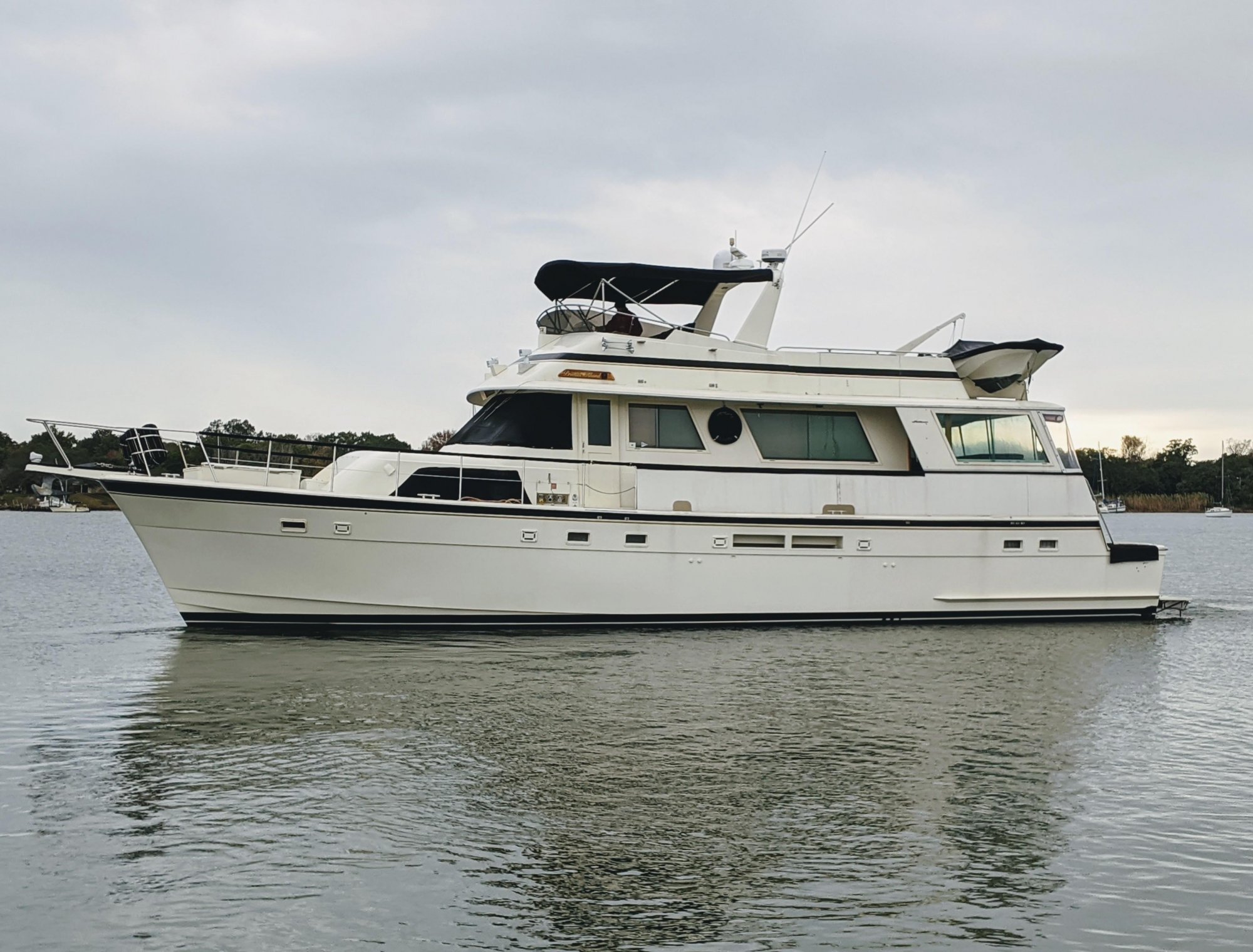73' Hatteras.jpg