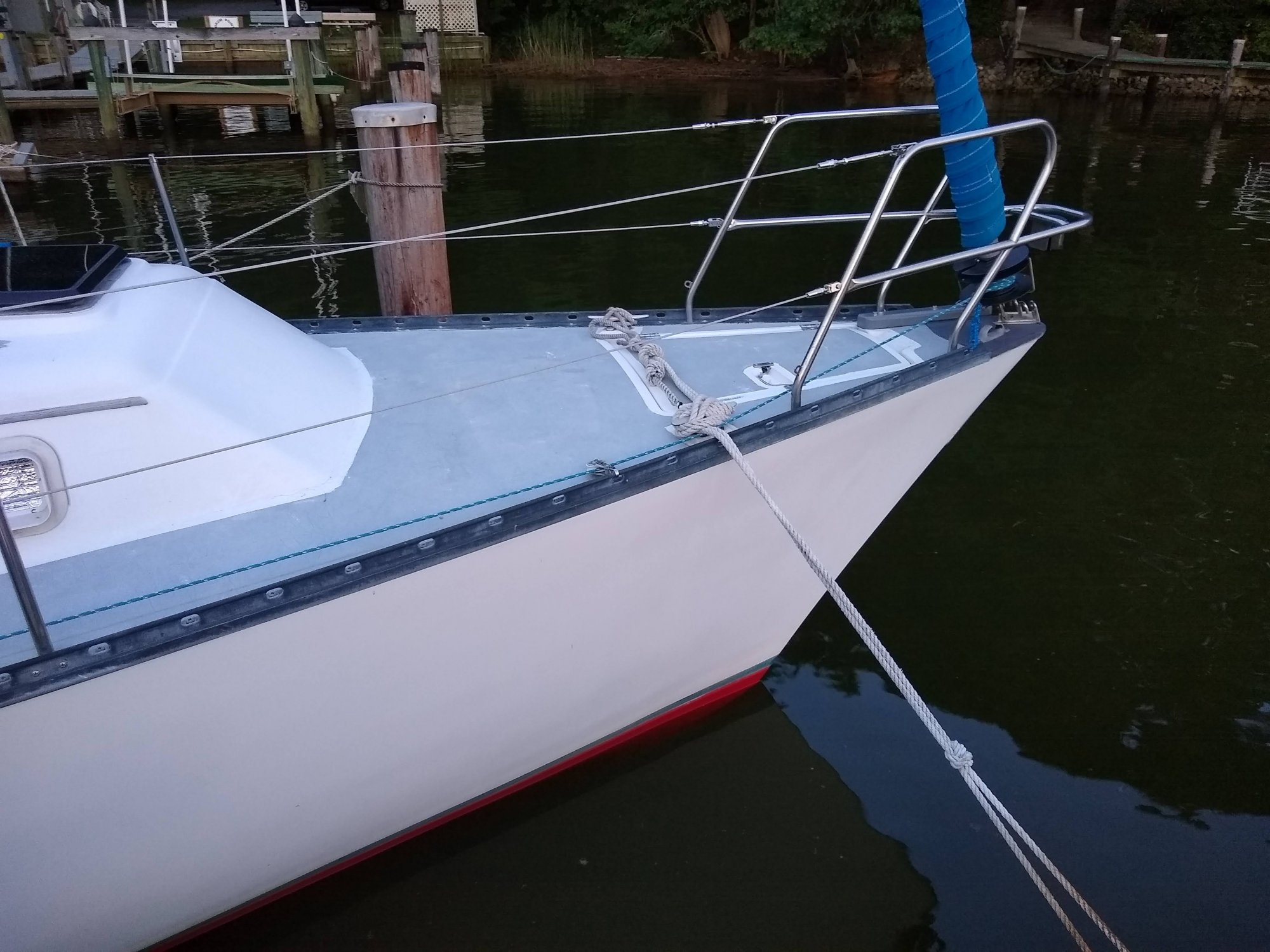 82Hunter30-SB-Bow.jpg