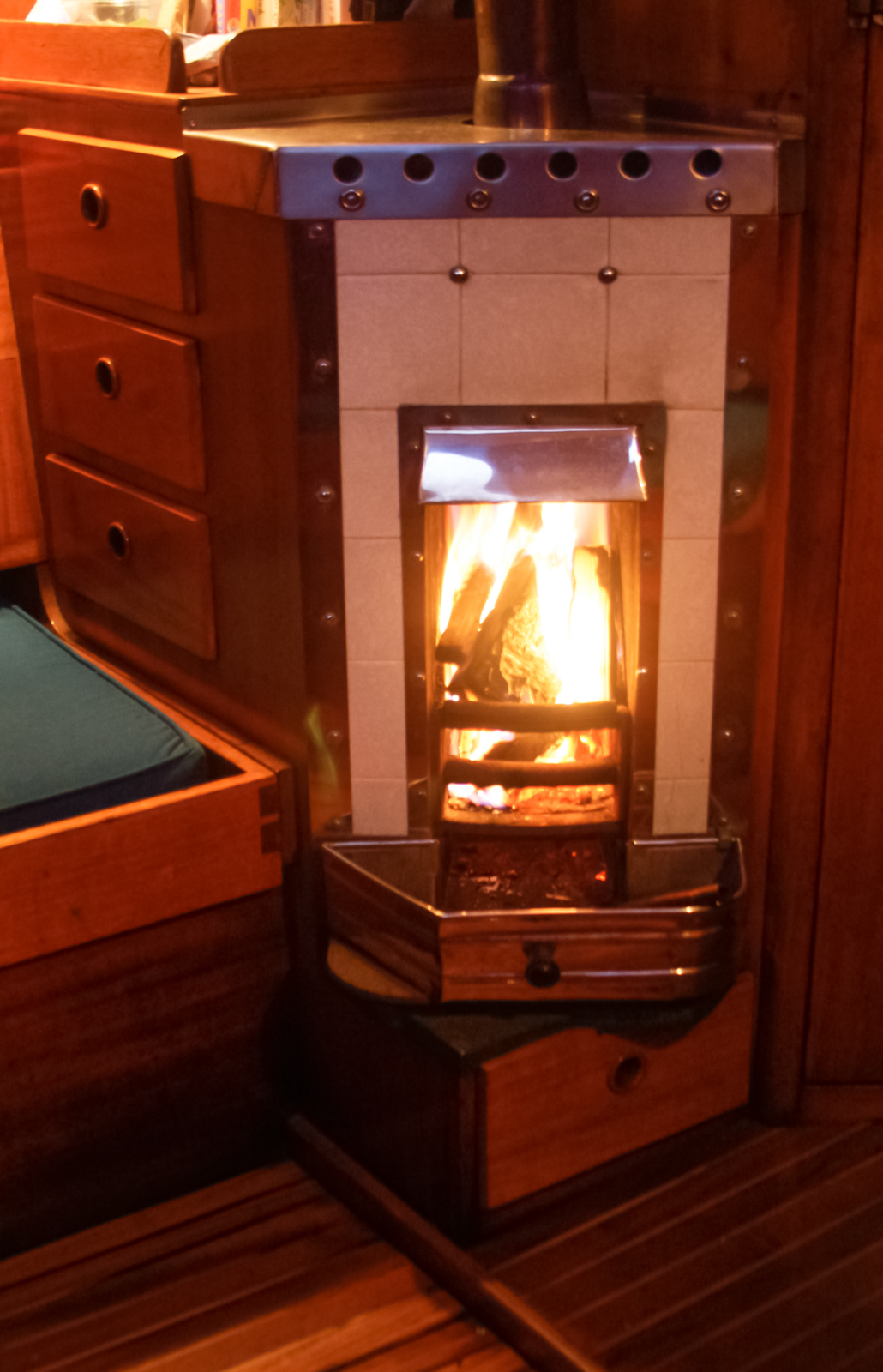 949 fireplace (1 of 1).jpg