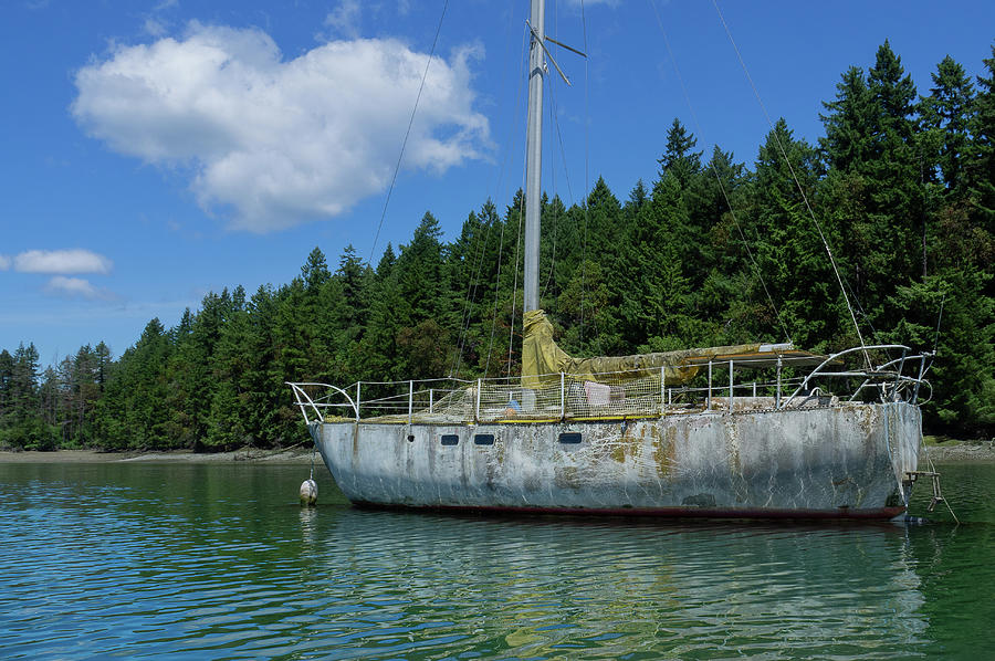 abandoned-sailboat-2-dawn-umstot.jpeg
