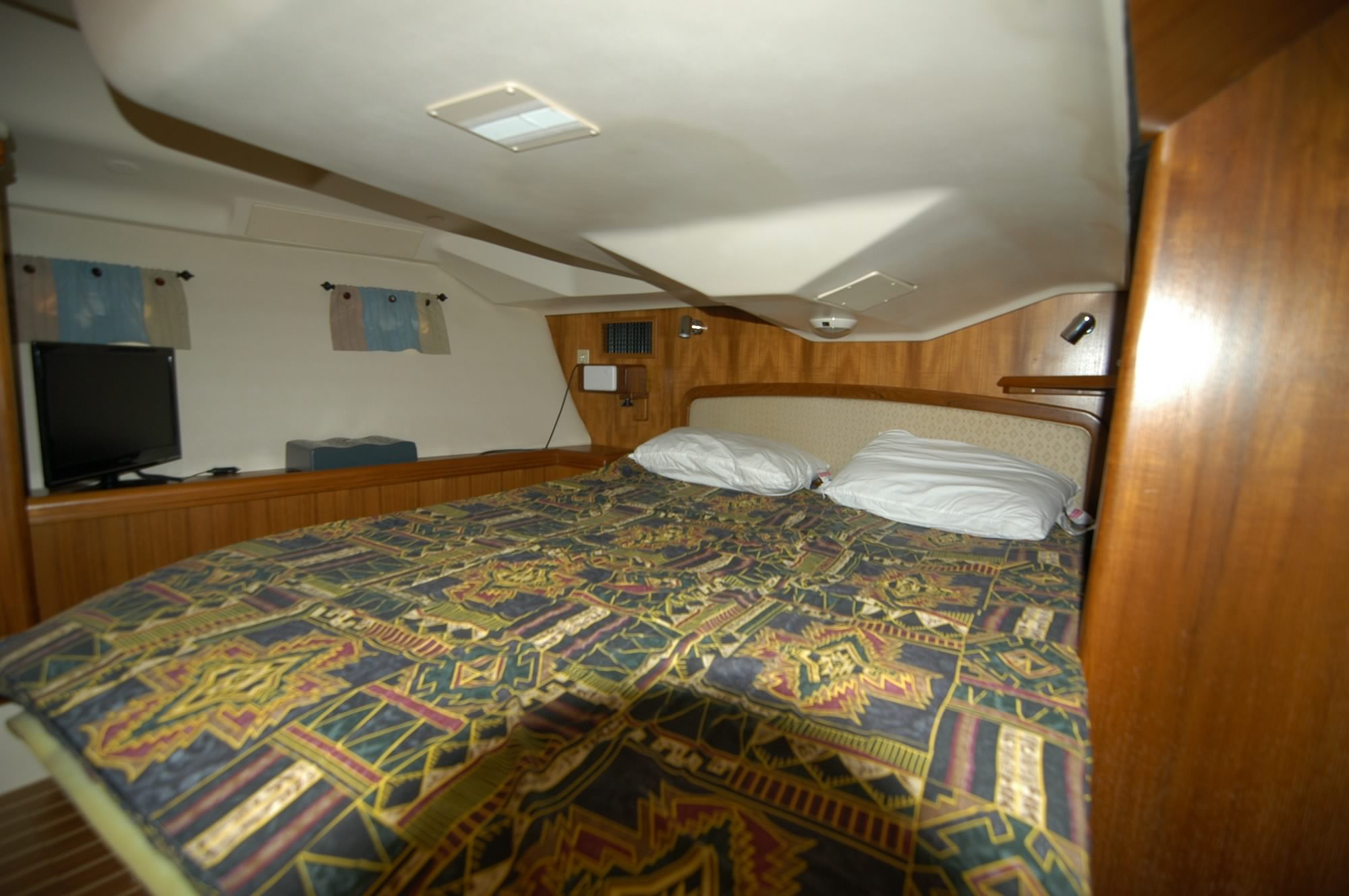 aft_cabin_10.jpg
