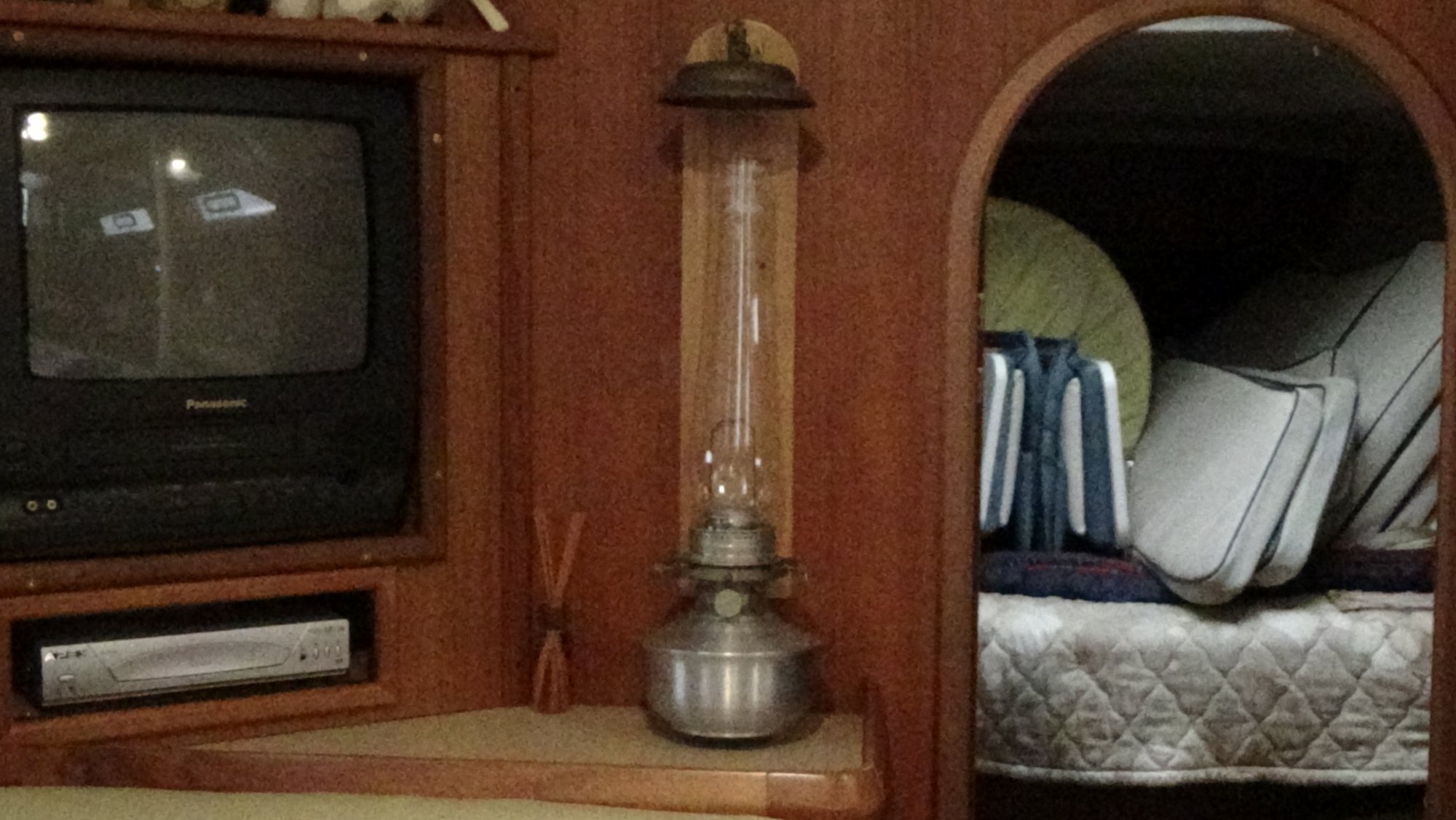 Aladdin Mantle Lamp.jpg