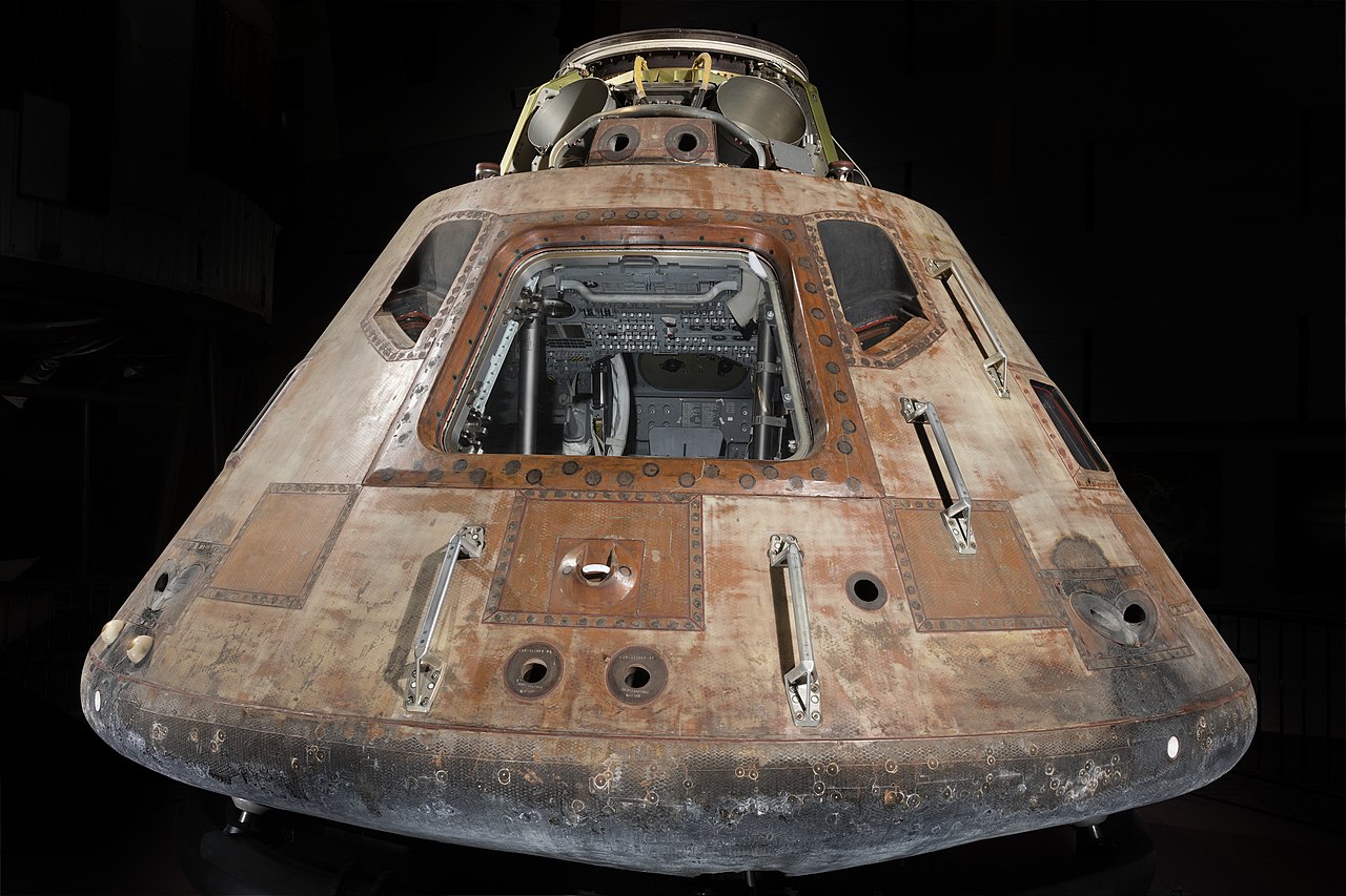Apollo_11_Kommandomodul_%22Columbia%22.jpg
