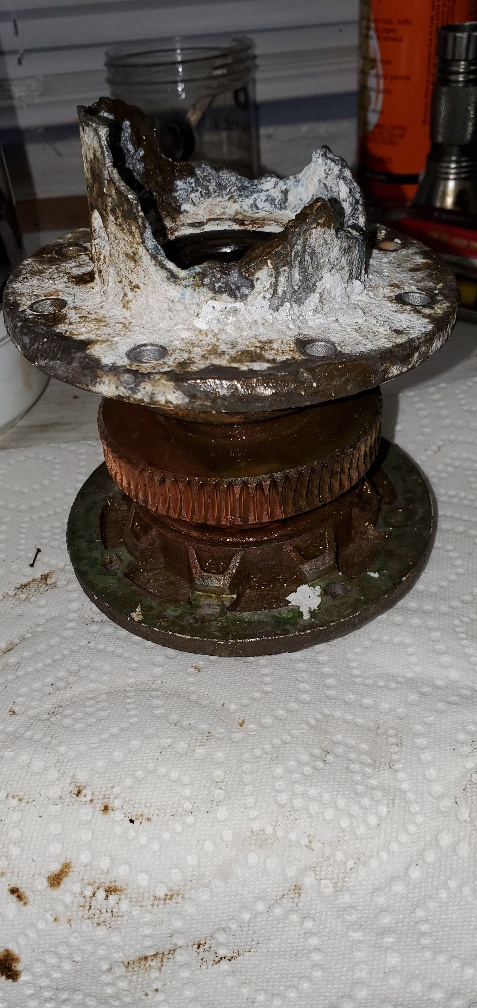 bad flange and gear.jpg