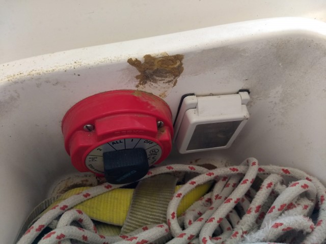 battery switch.jpg
