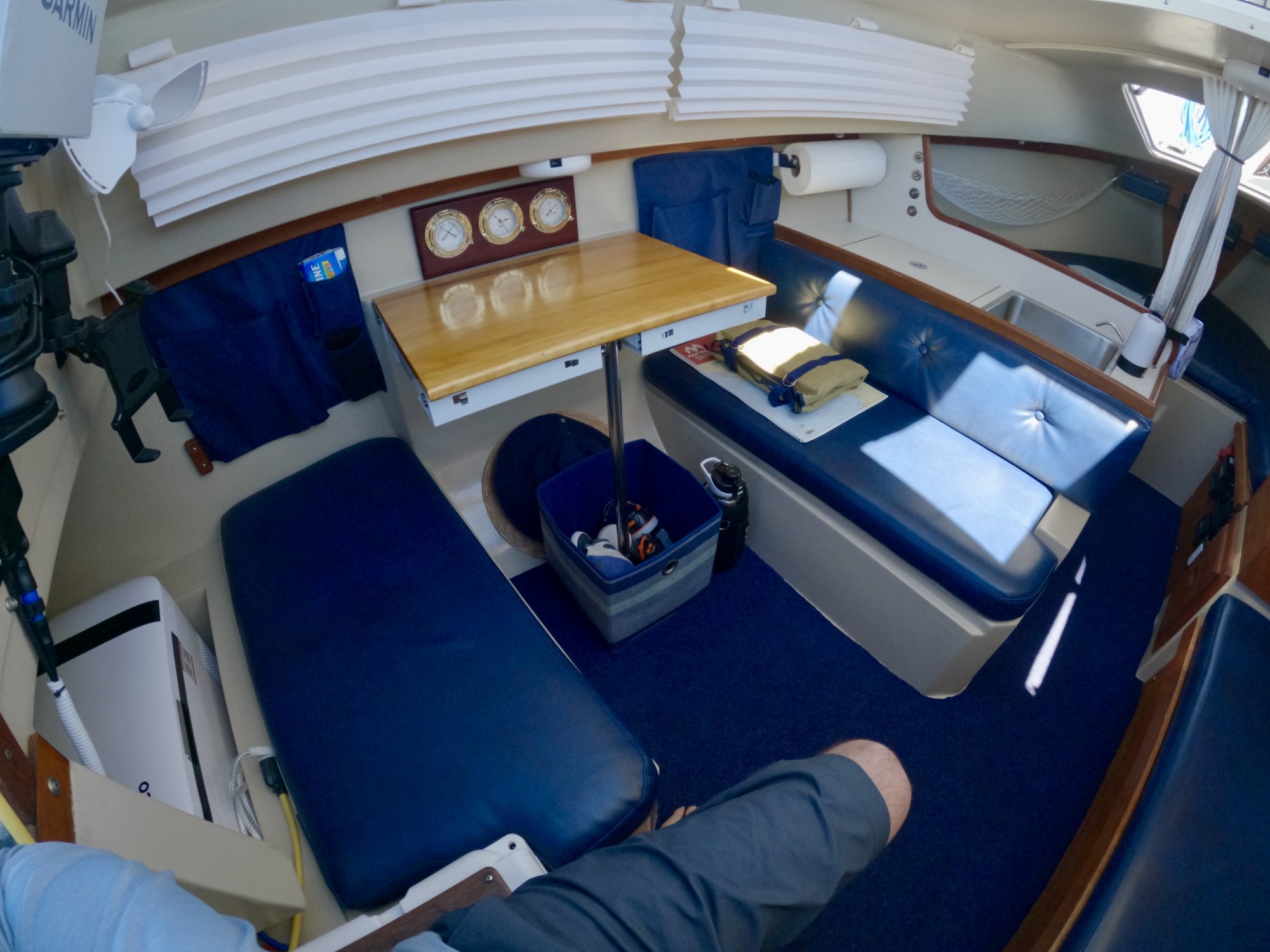 Boat cabin 2.jpg