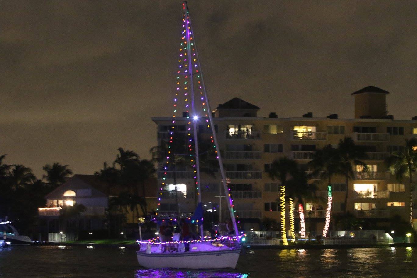Boat Parade 12-11-16.jpg