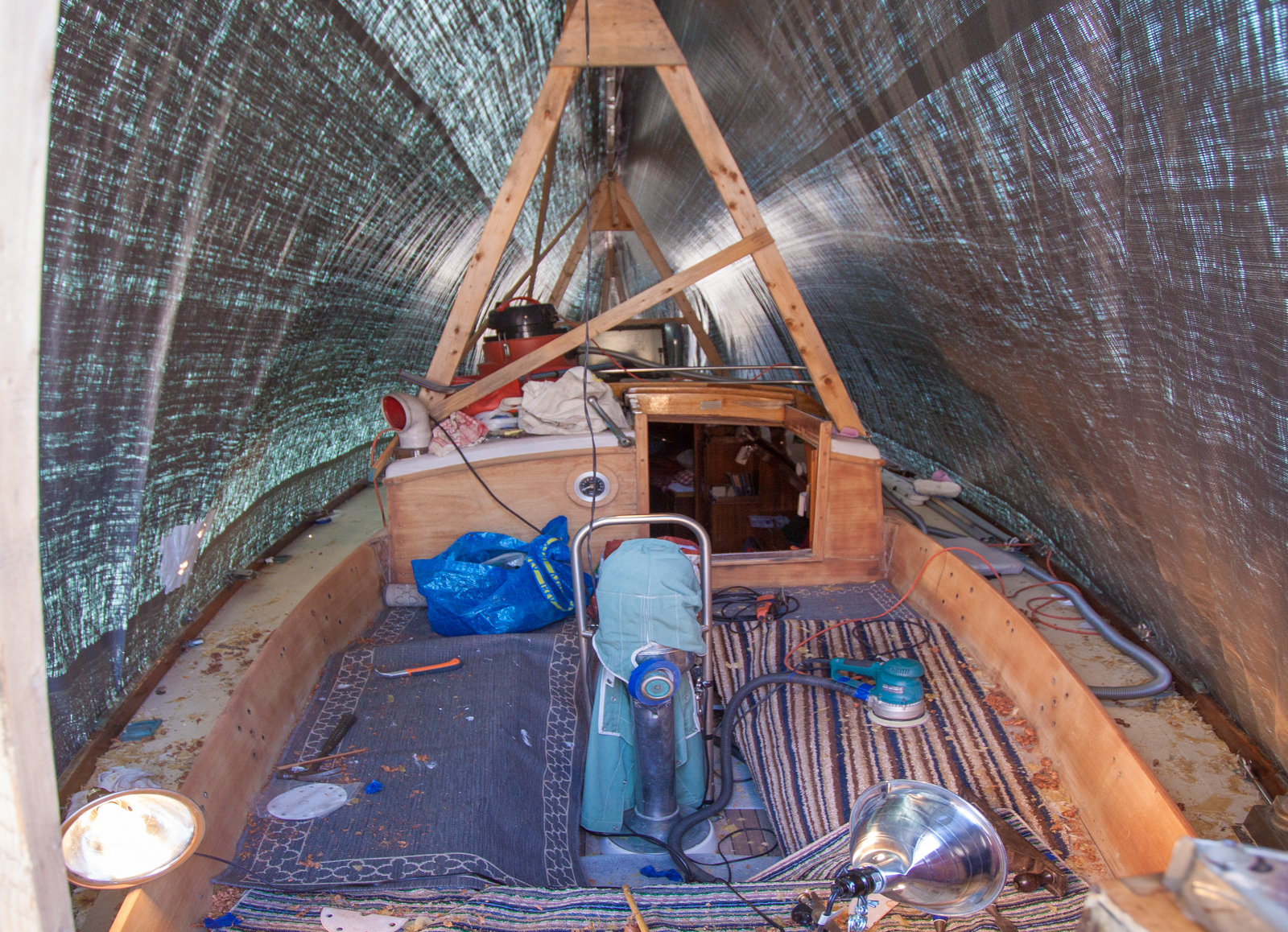 Boat work under cover (1 of 1).jpg