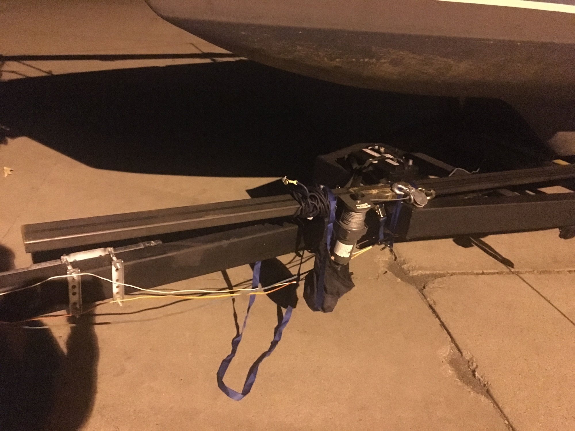 bottom of pole & winch.jpeg