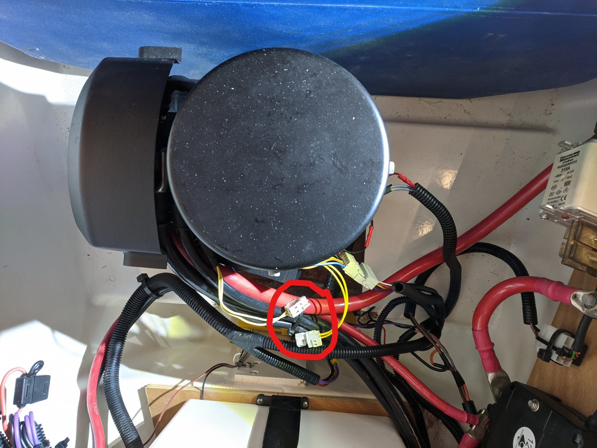 Bow thruster connection 1.jpg