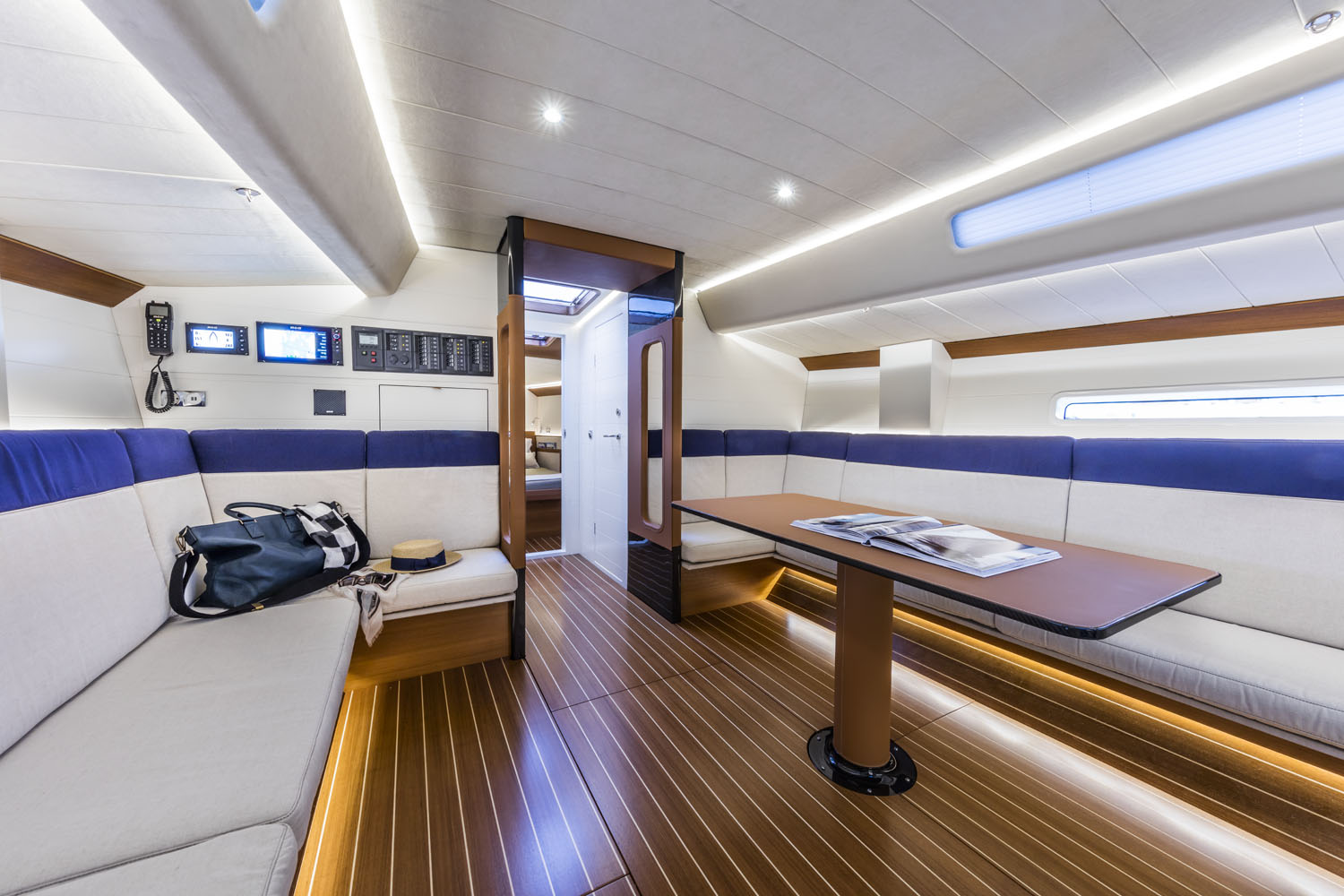 Clubswan50-interior-4.jpg