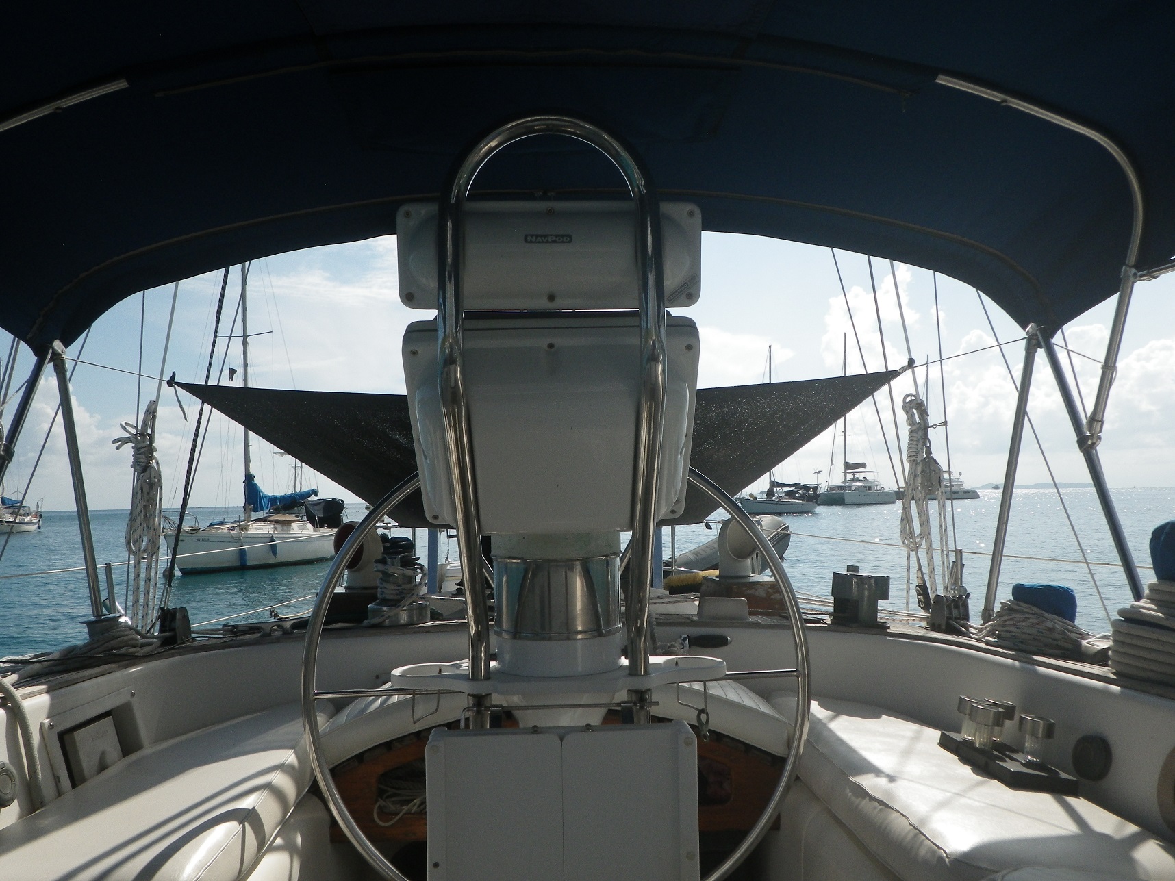 cockpit aft.jpg