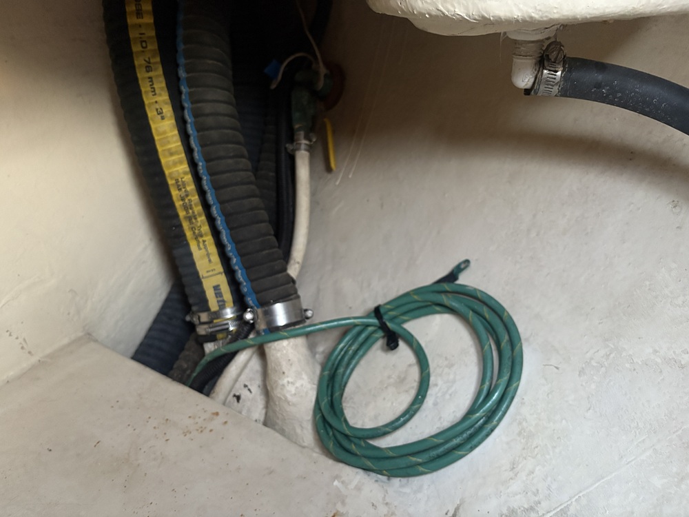 Disconnected AC Ground Wire Sm.jpg