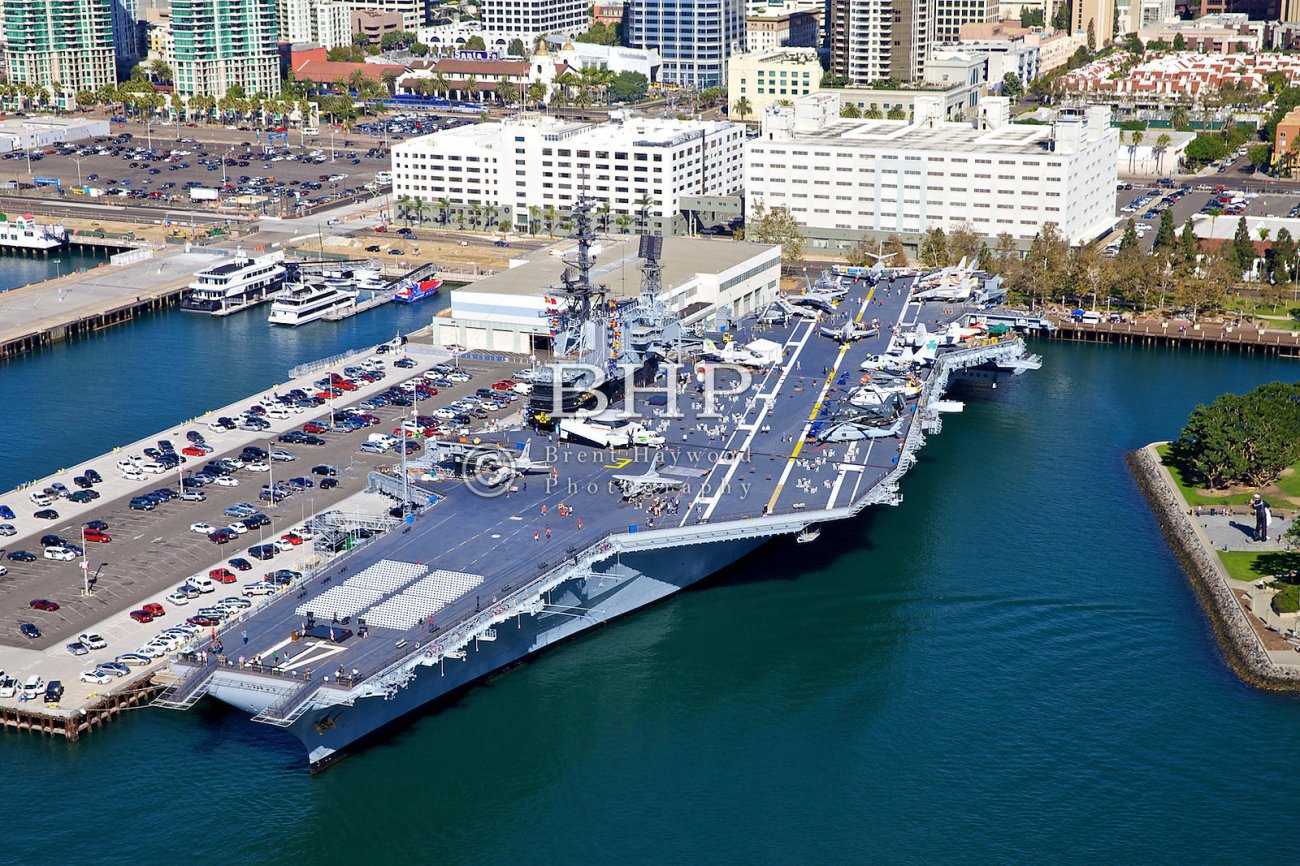 Downtown-USS-Midway-Aerial-Photo_IMG_9044_uxga.jpg