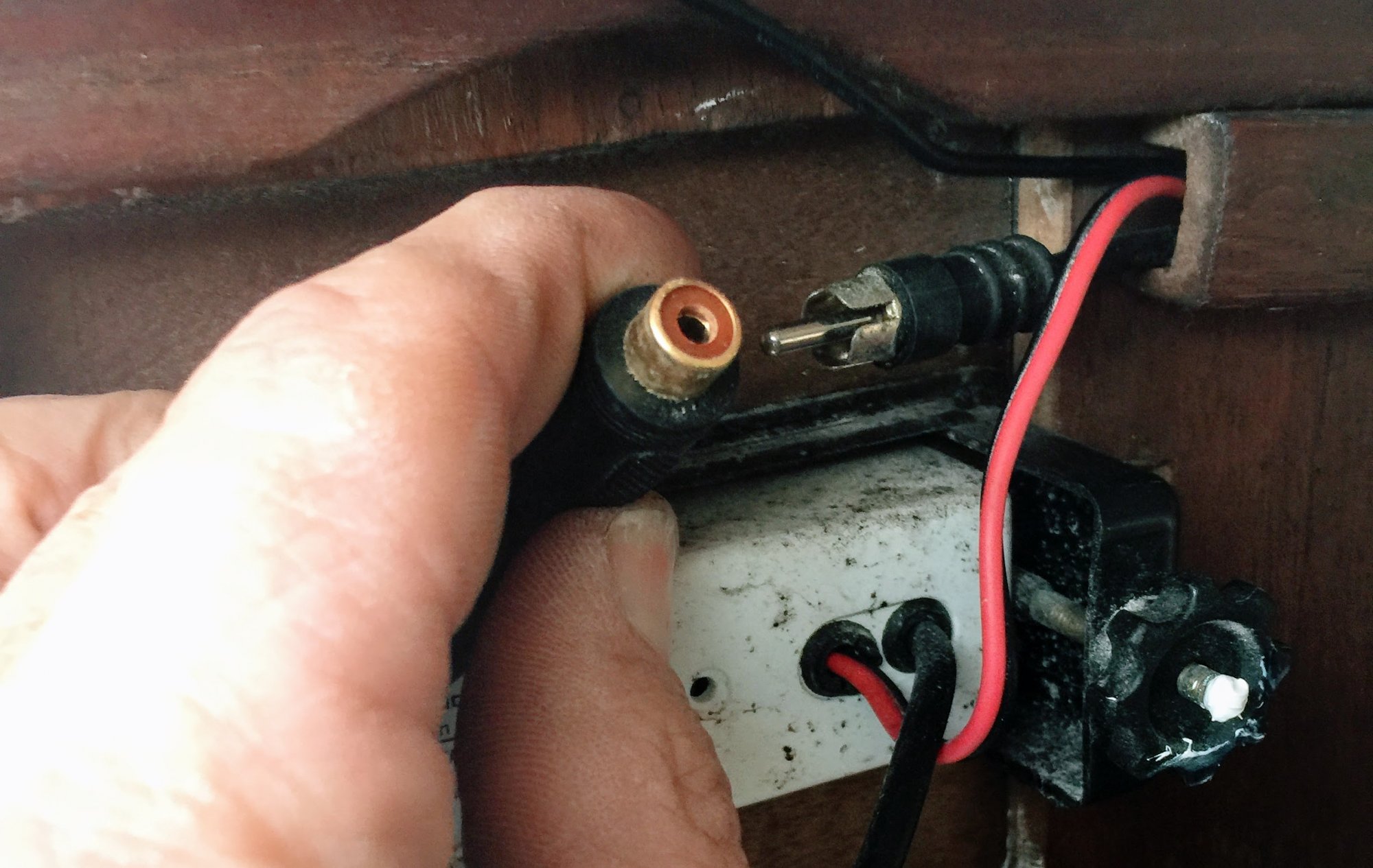 ds35_cable_connector.JPG