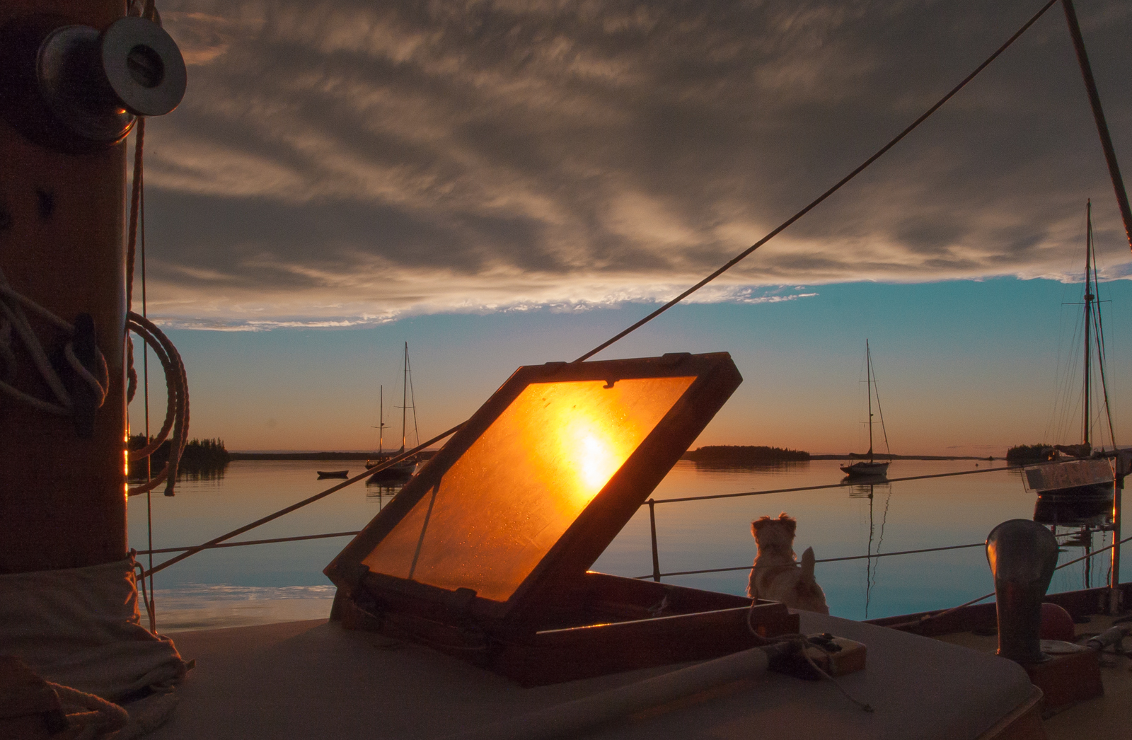 Eggemoggin sunset Tommy bow 646 (1 of 1).jpg