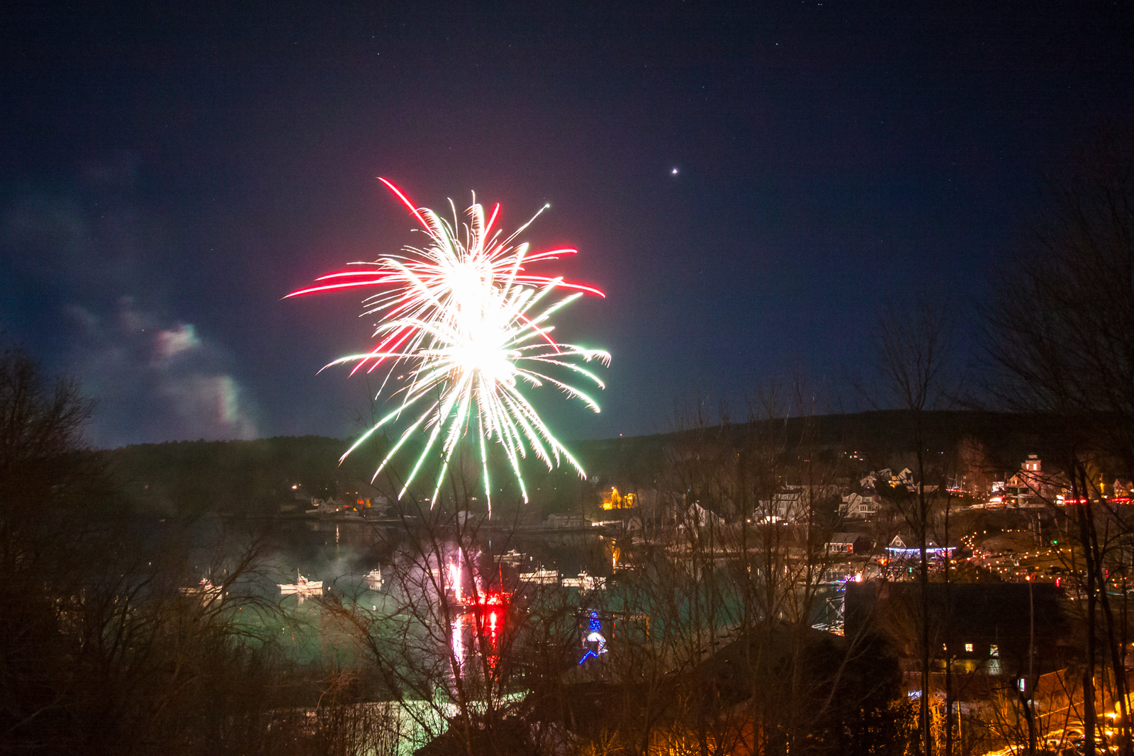 Fireworks 2 sec (1 of 1).jpg