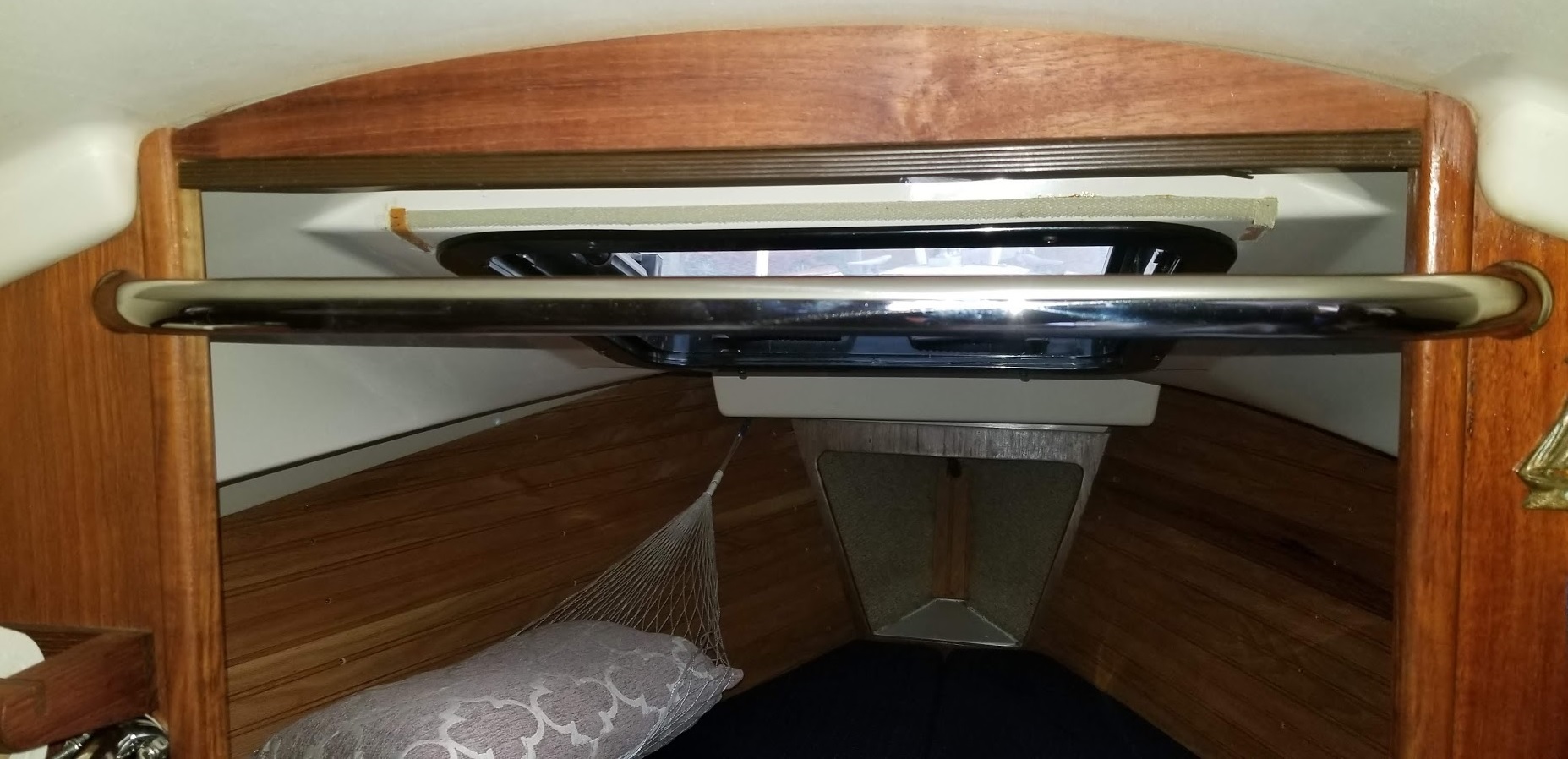 GrabBarAndTowelHangerAboveV-BerthDoor.jpg