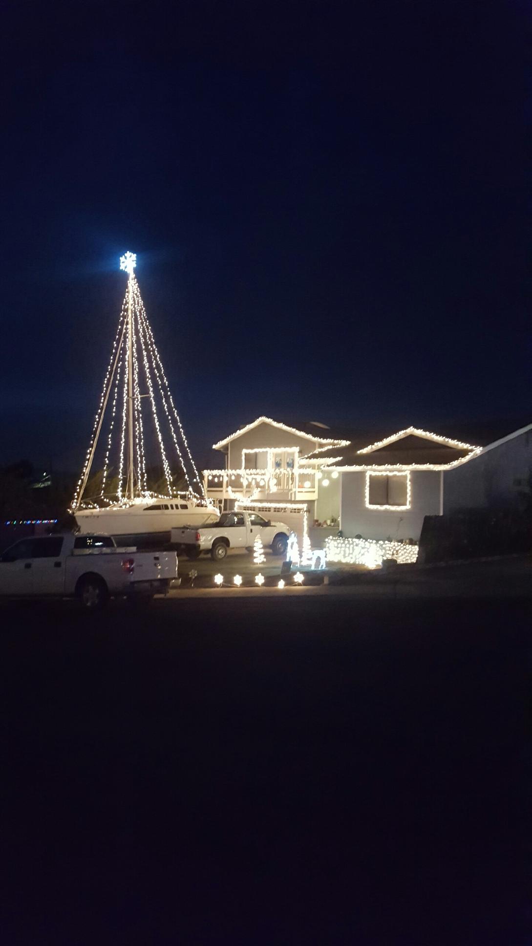 Hunter 260 Christmas.JPG
