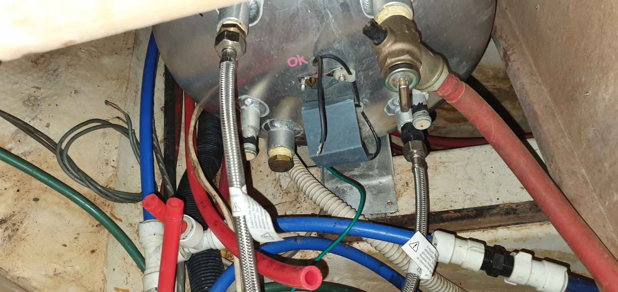 Hunter Hotwater tank 1.jpg