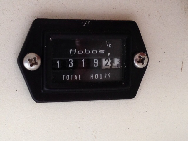 dividend Pilfer Vooroordeel How to read this Hobbs hour meter? | Sailboat Owners Forums