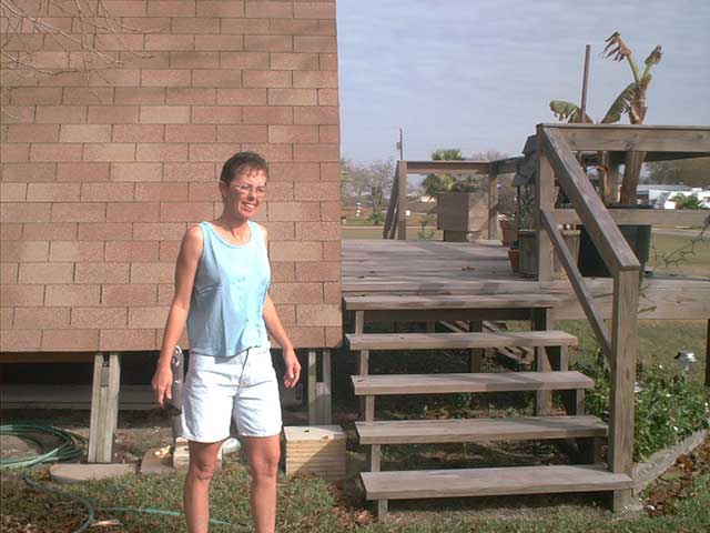 Laura-in-shorts.jpg