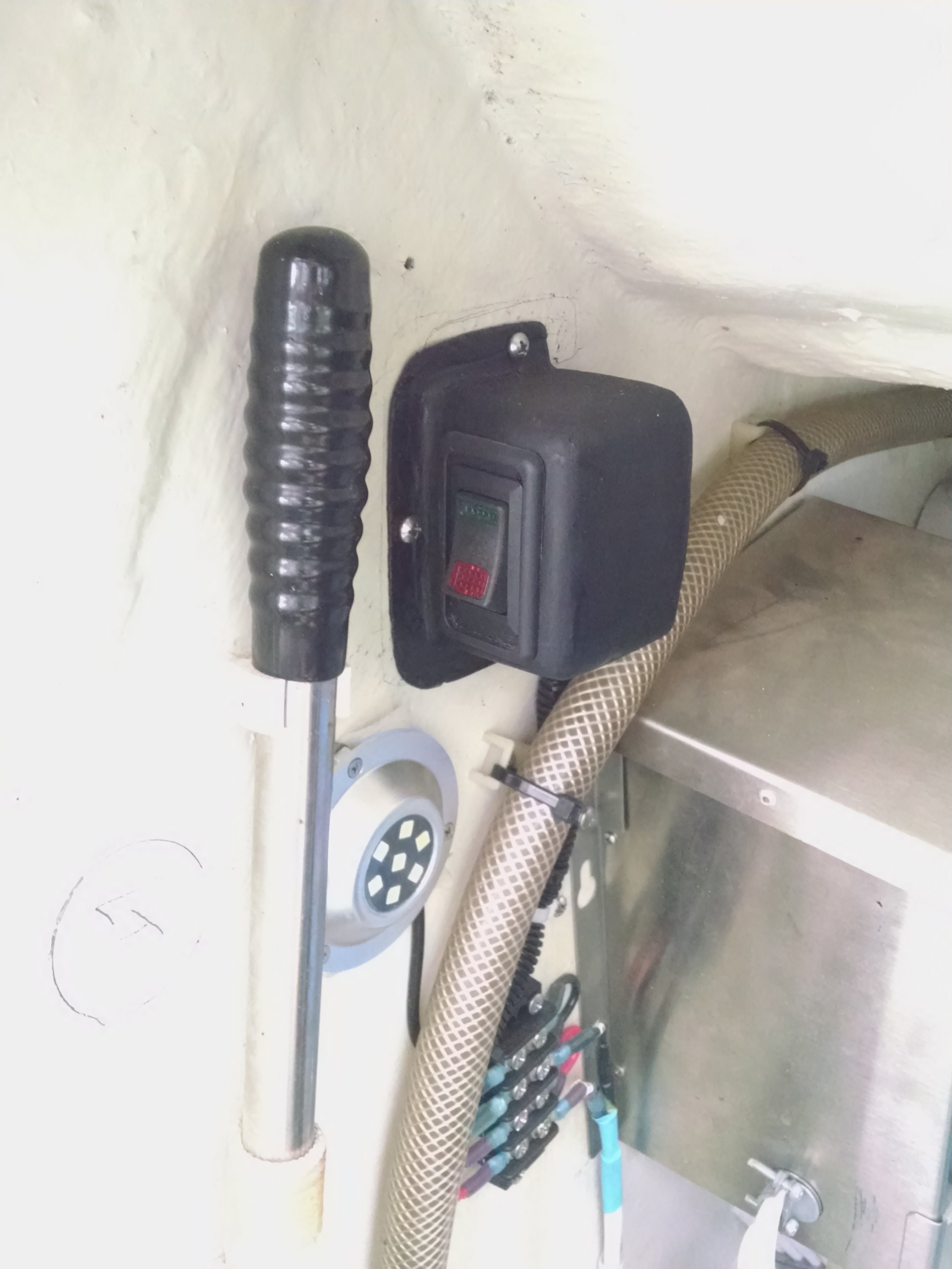 Lazarette Light Switch and light IMG_20160624_073911144.jpg