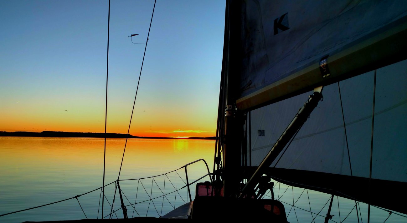 Light wind sunset.jpg