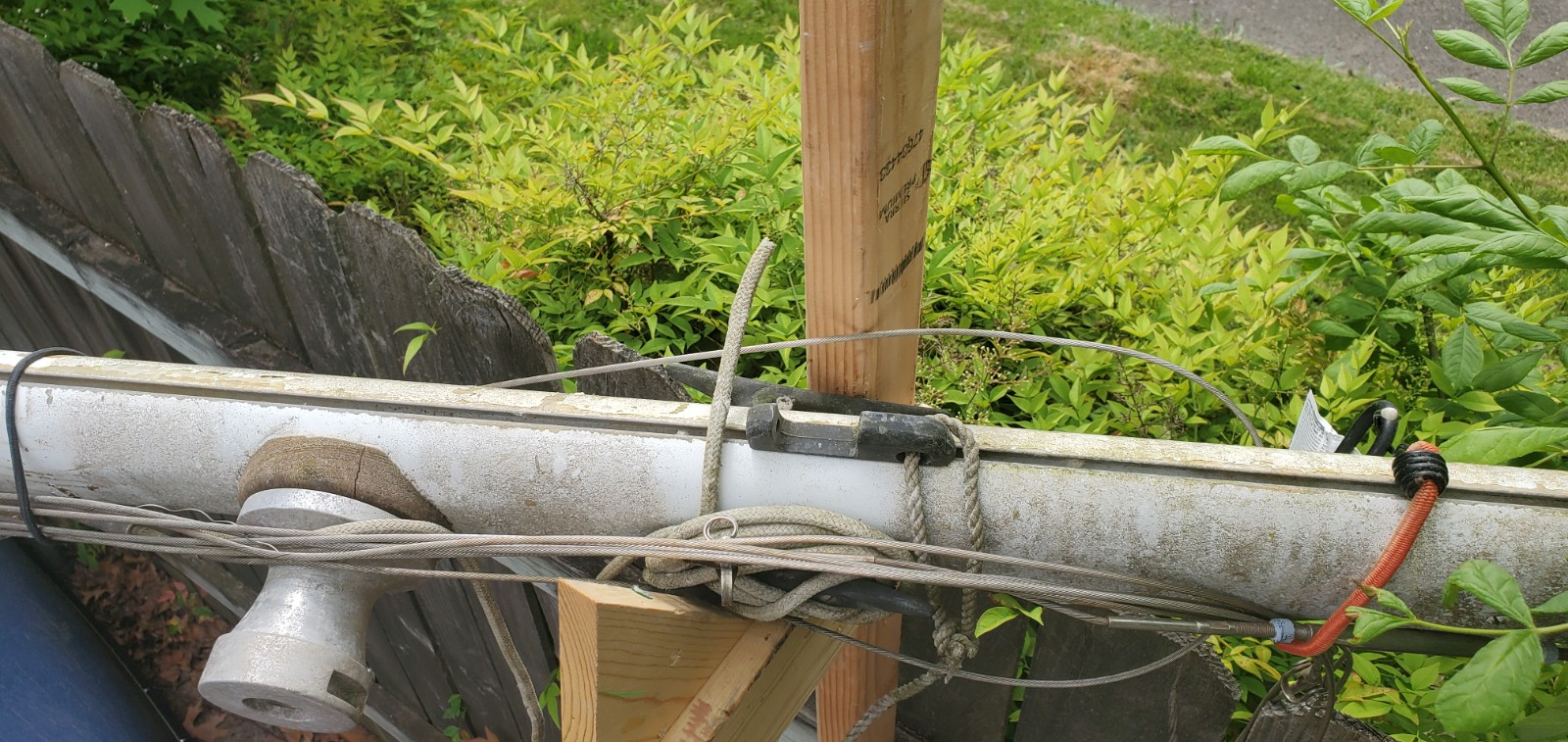 mast boom attachment.jpg