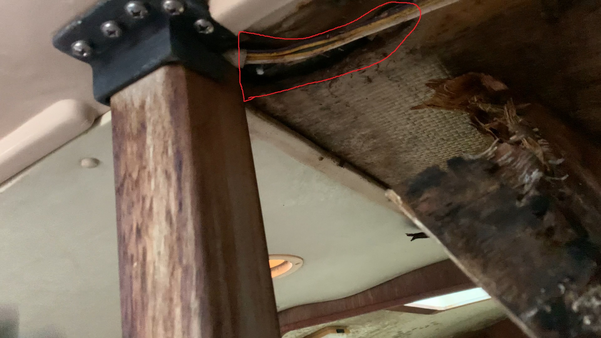 mast-hole_1.3.1.jpg