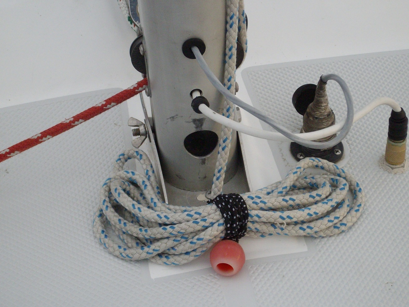 MAST RAISING 001.jpg
