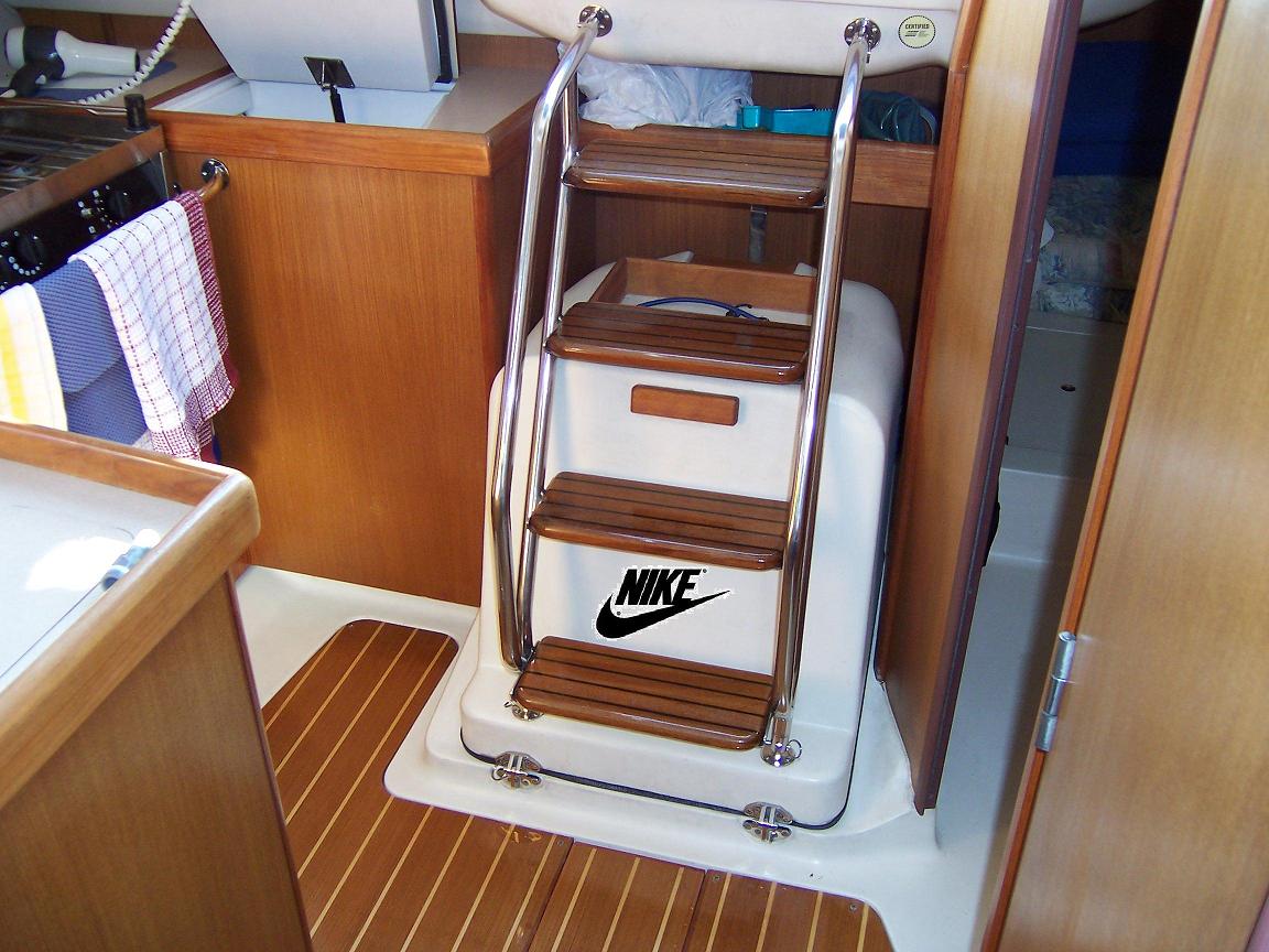 Nike.JPG