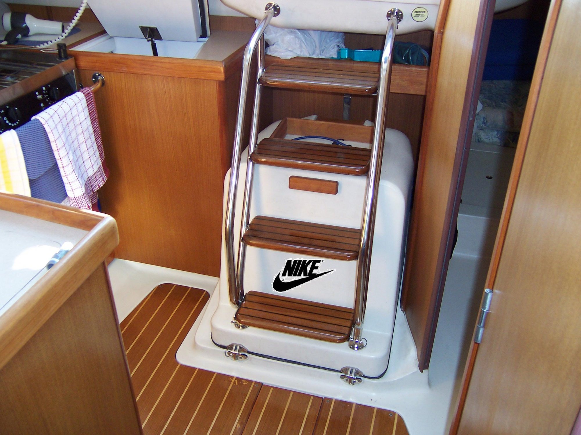 Nike.JPG