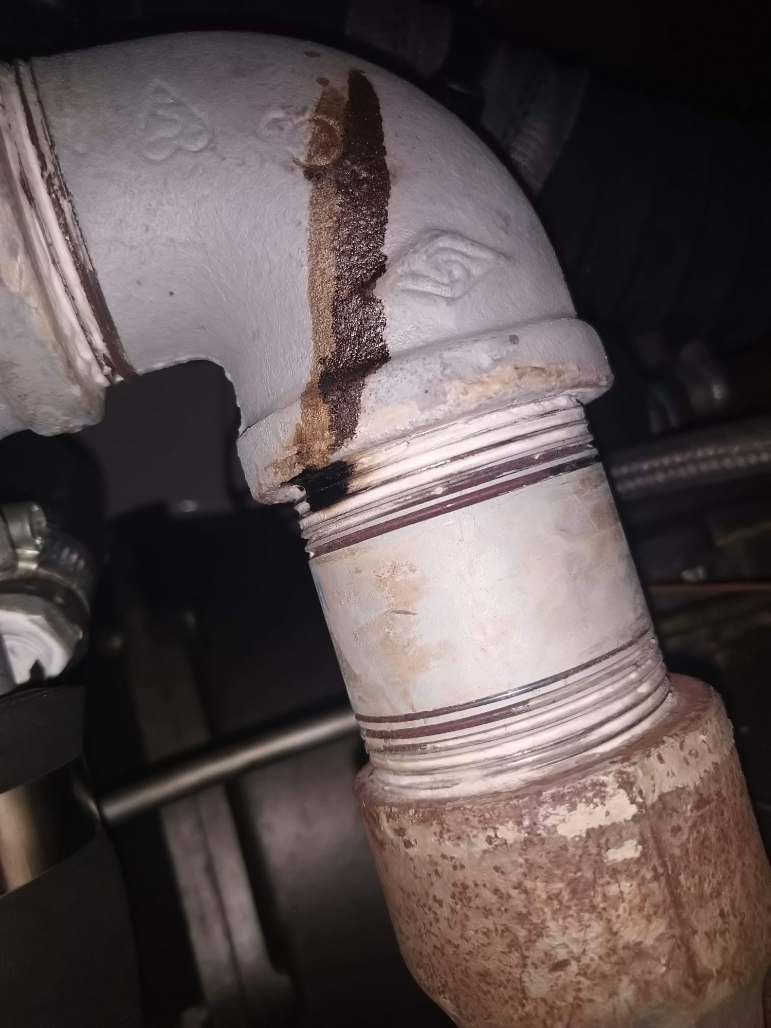 OB Exhaust leak.jpg
