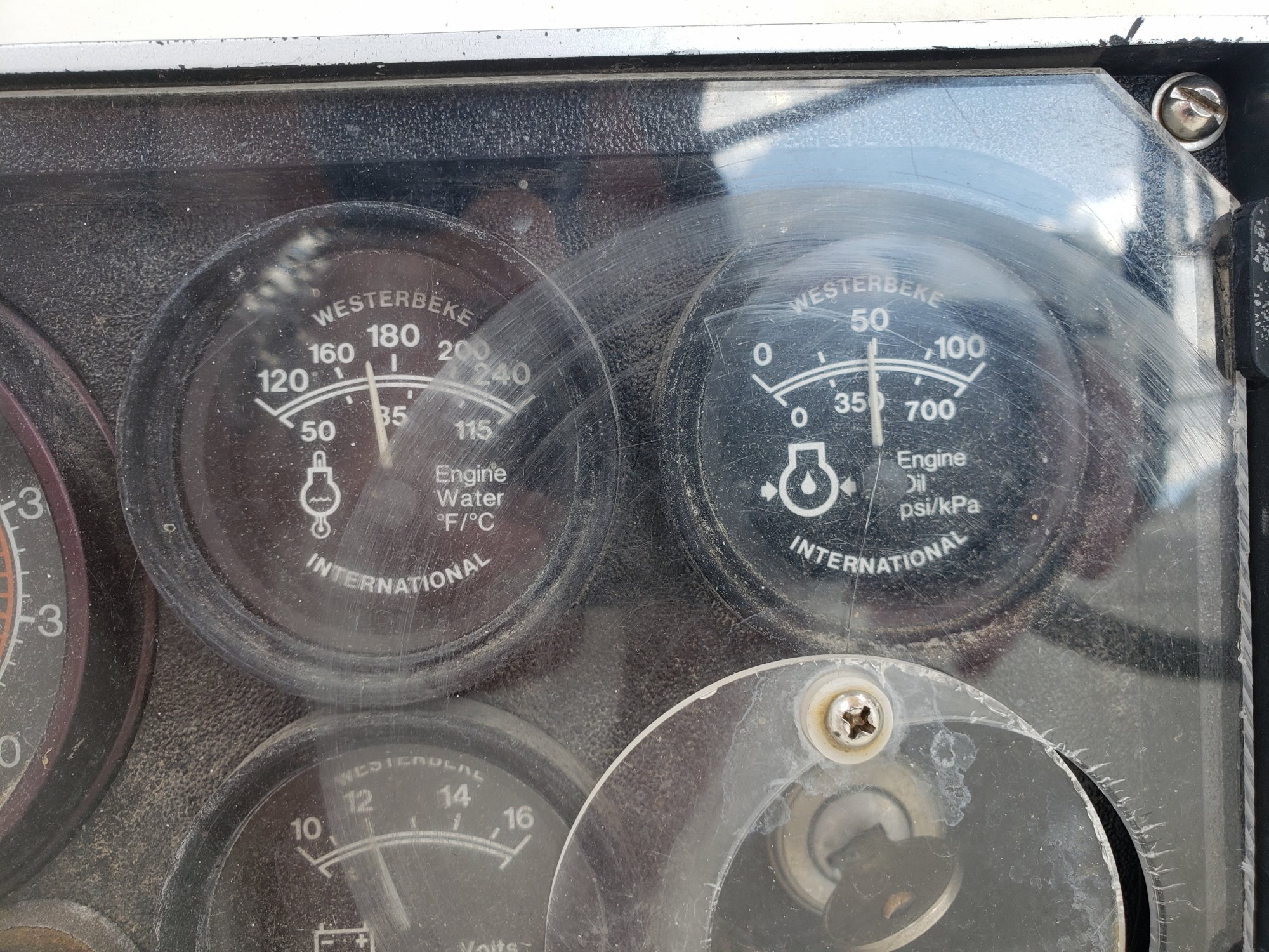 oil pressure hot.jpg