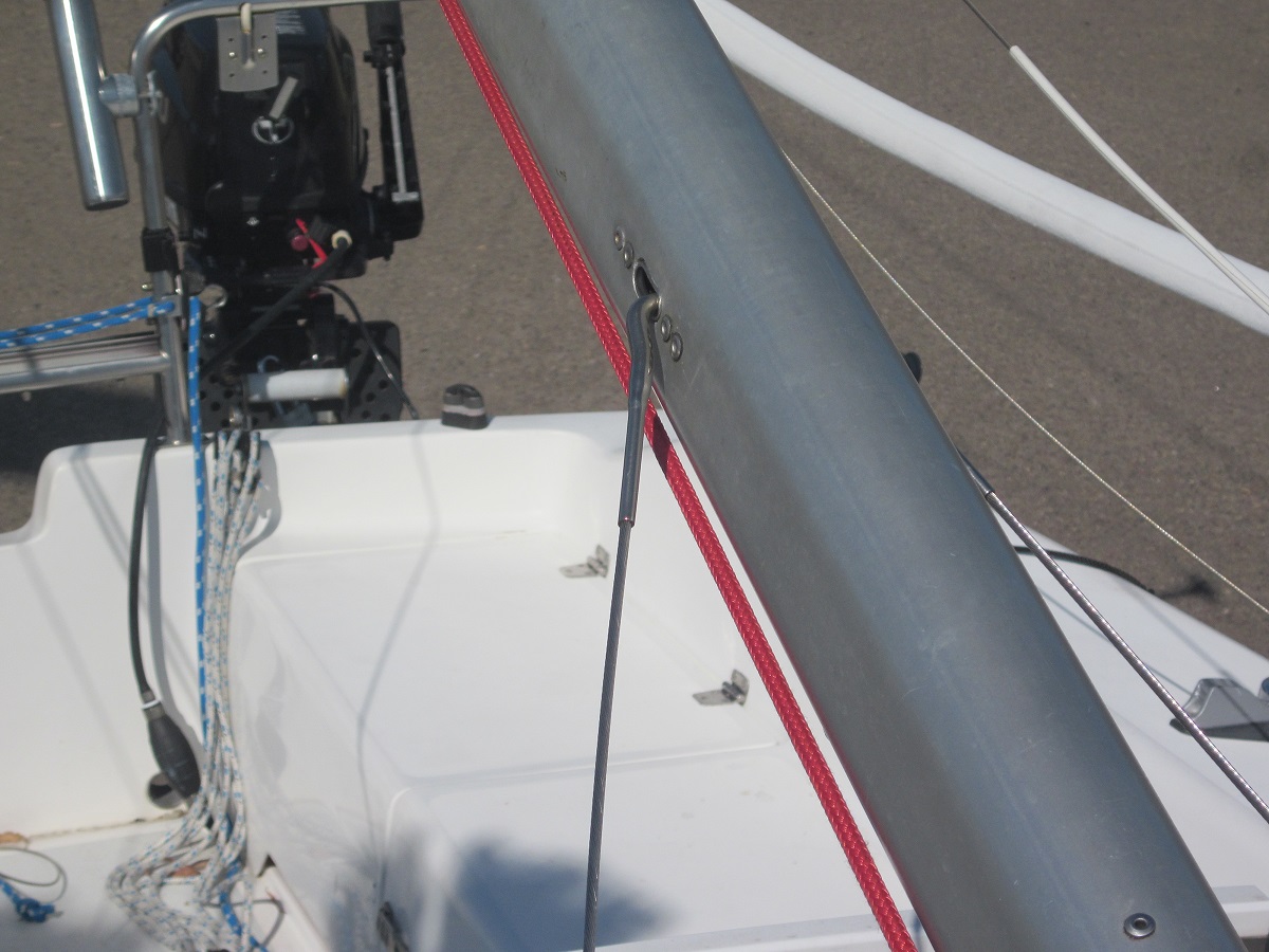 stepping a mast sailboat