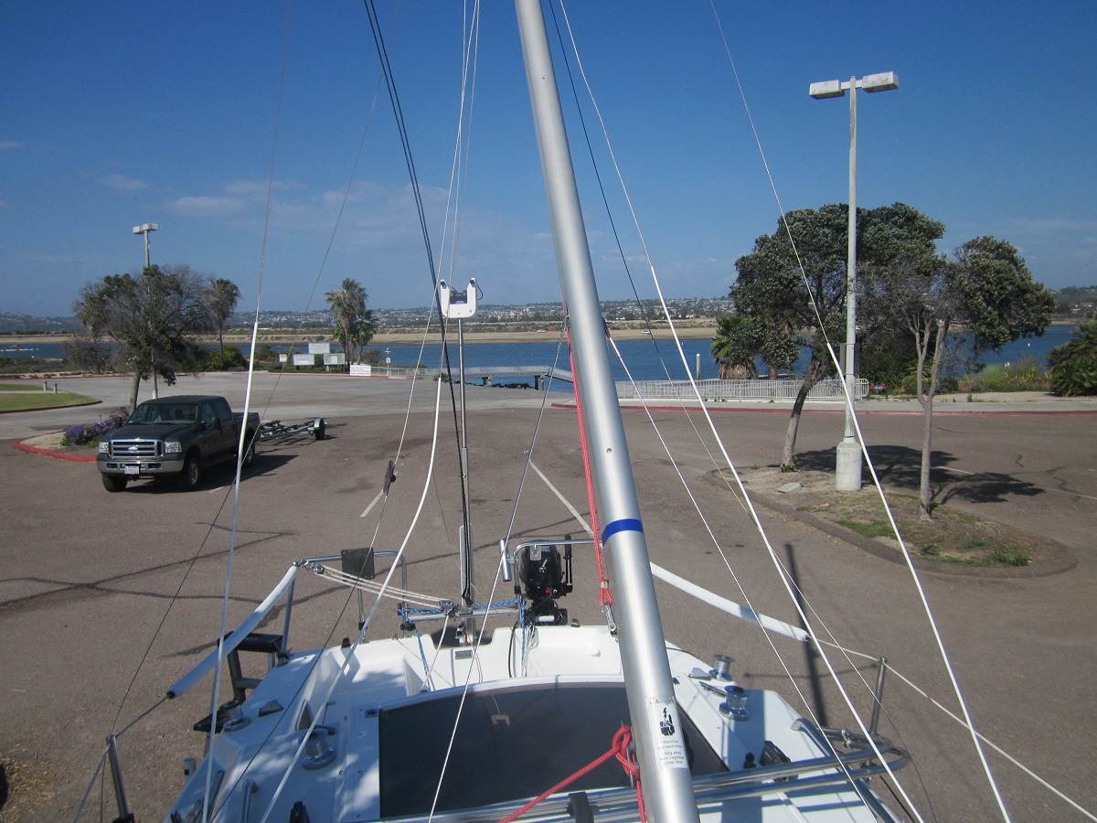 stepping a sailboat mast