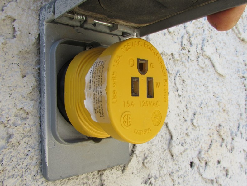 plug1.JPG