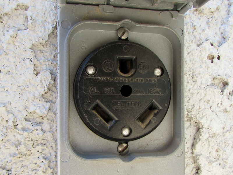 plug2.JPG