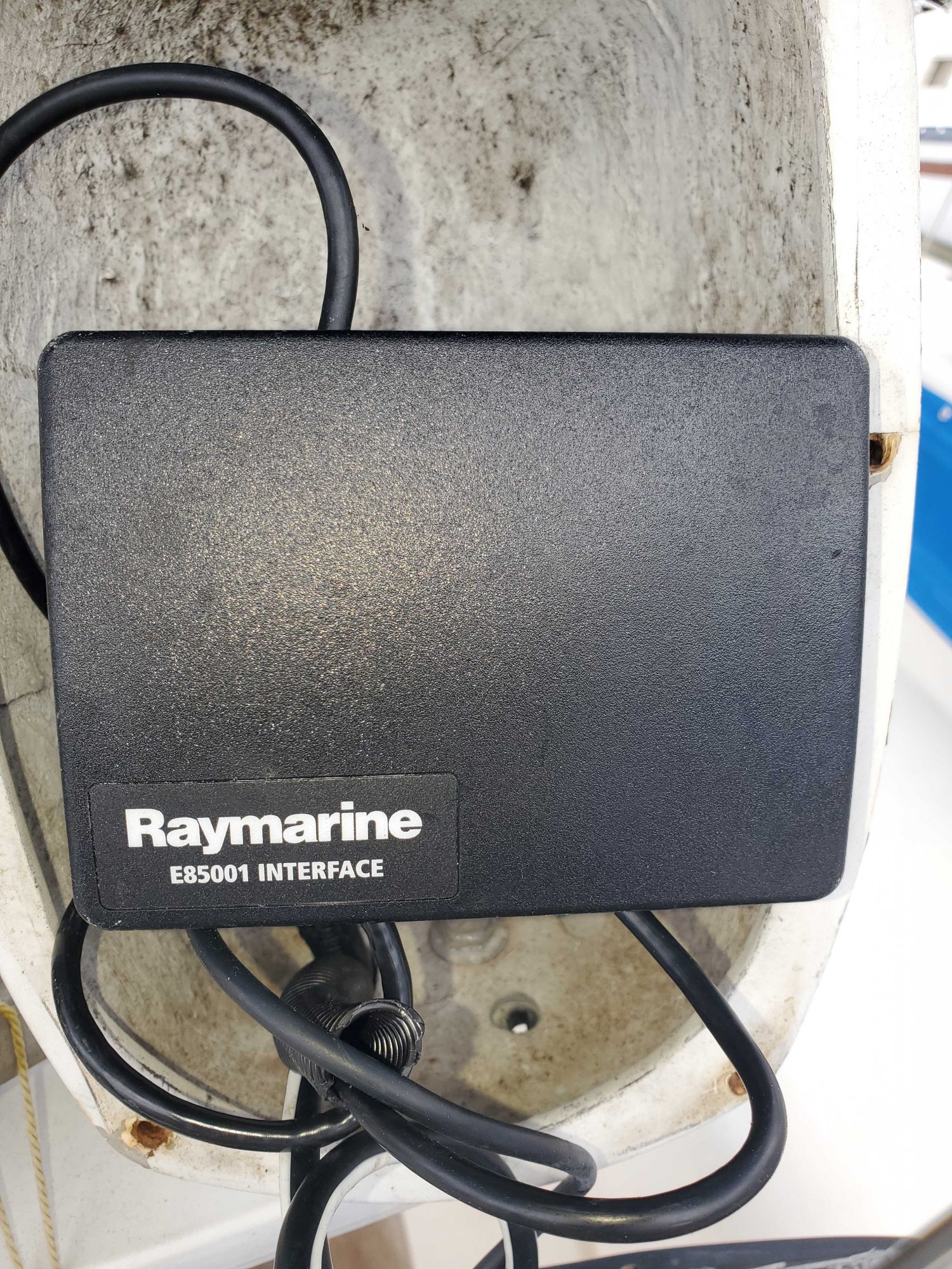 Raymarine_E85001.jpg