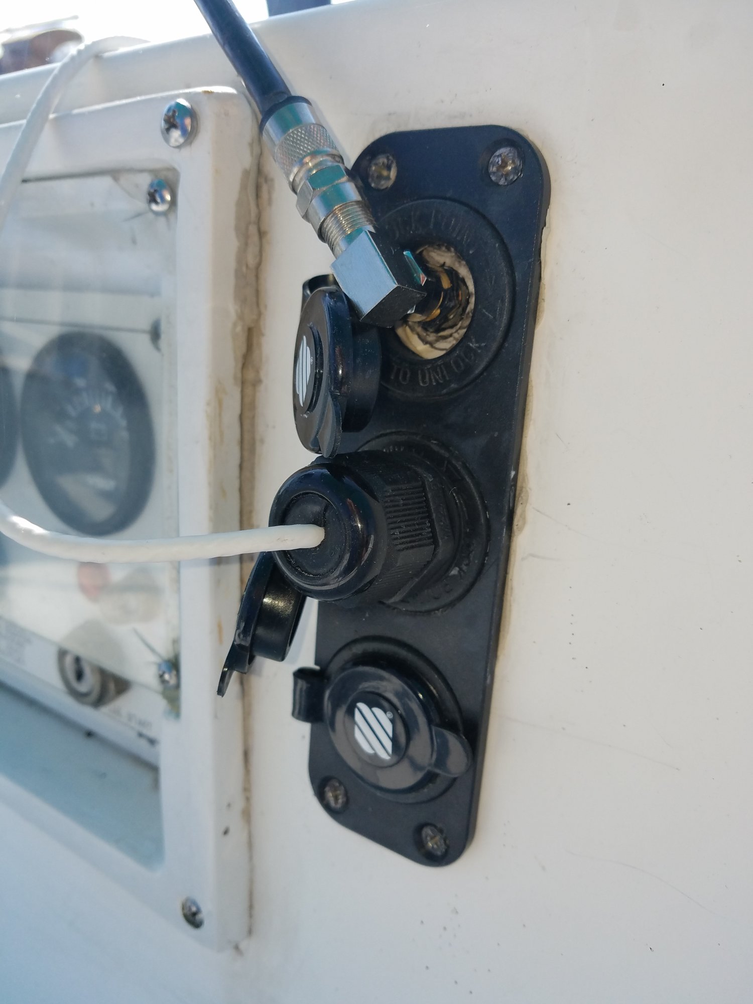 RJ-6, Ehternet and 12v connections.jpg