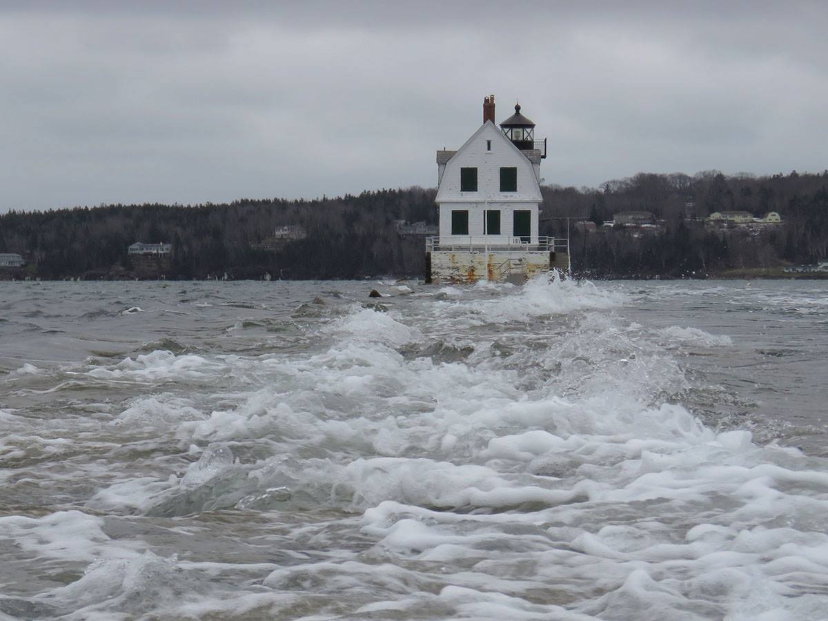 Rockland breakwater astronomical high tide 11.9'.jpg