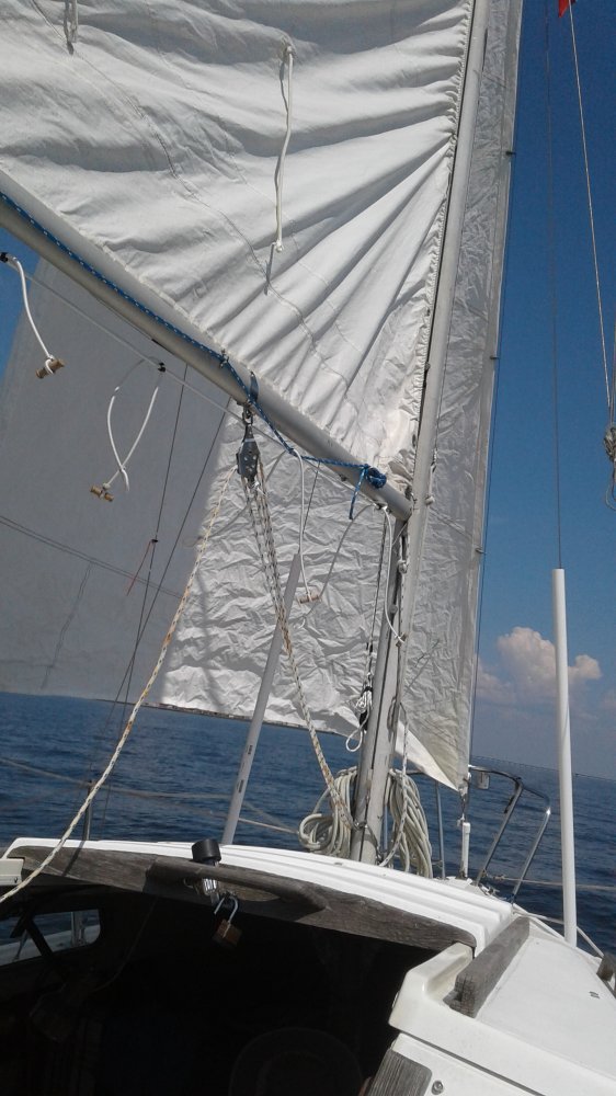 running rigging under sail.jpg