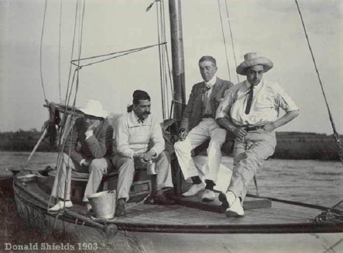 sailing attire 1903.jpg