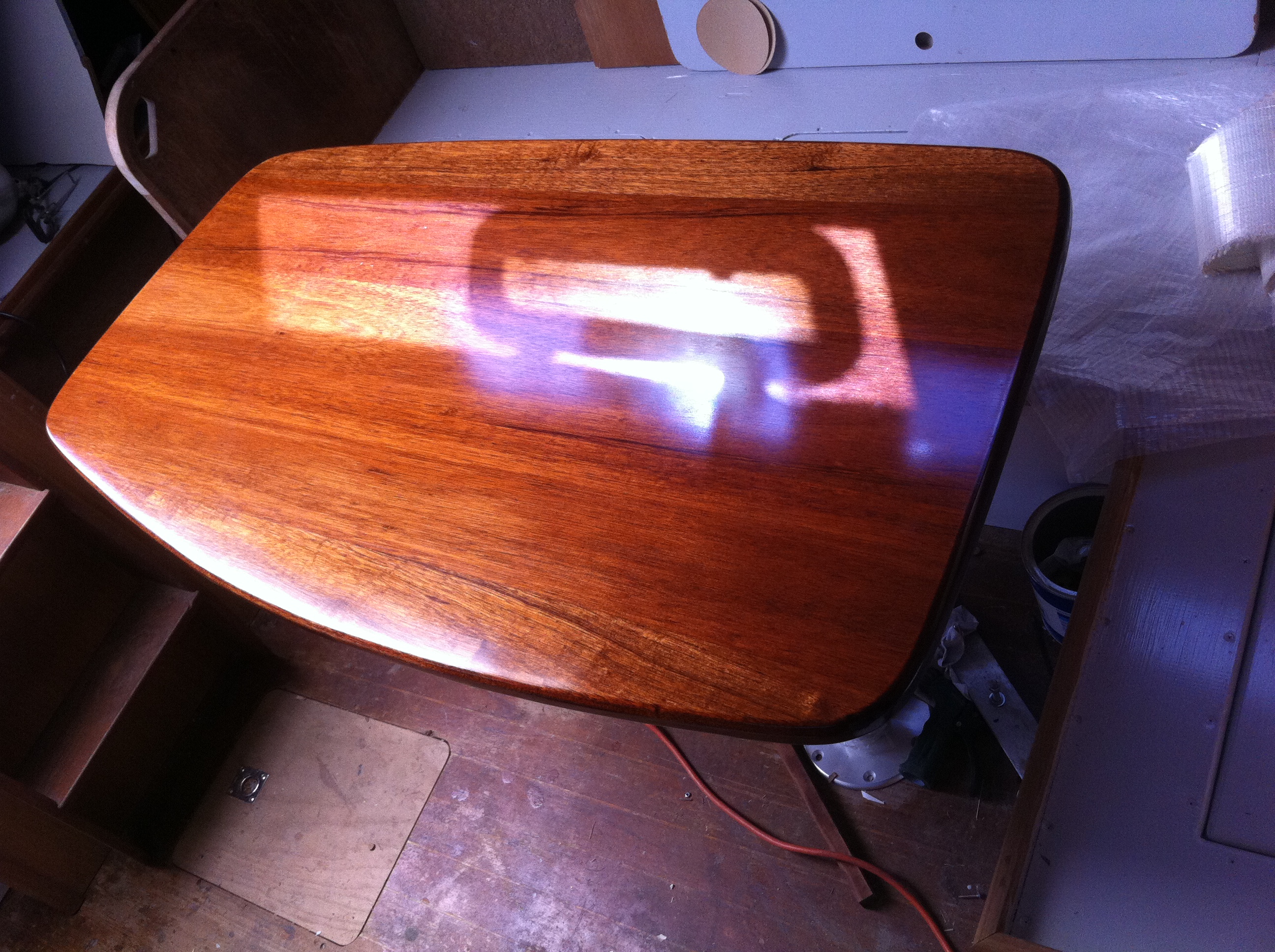 salon table 004.jpg
