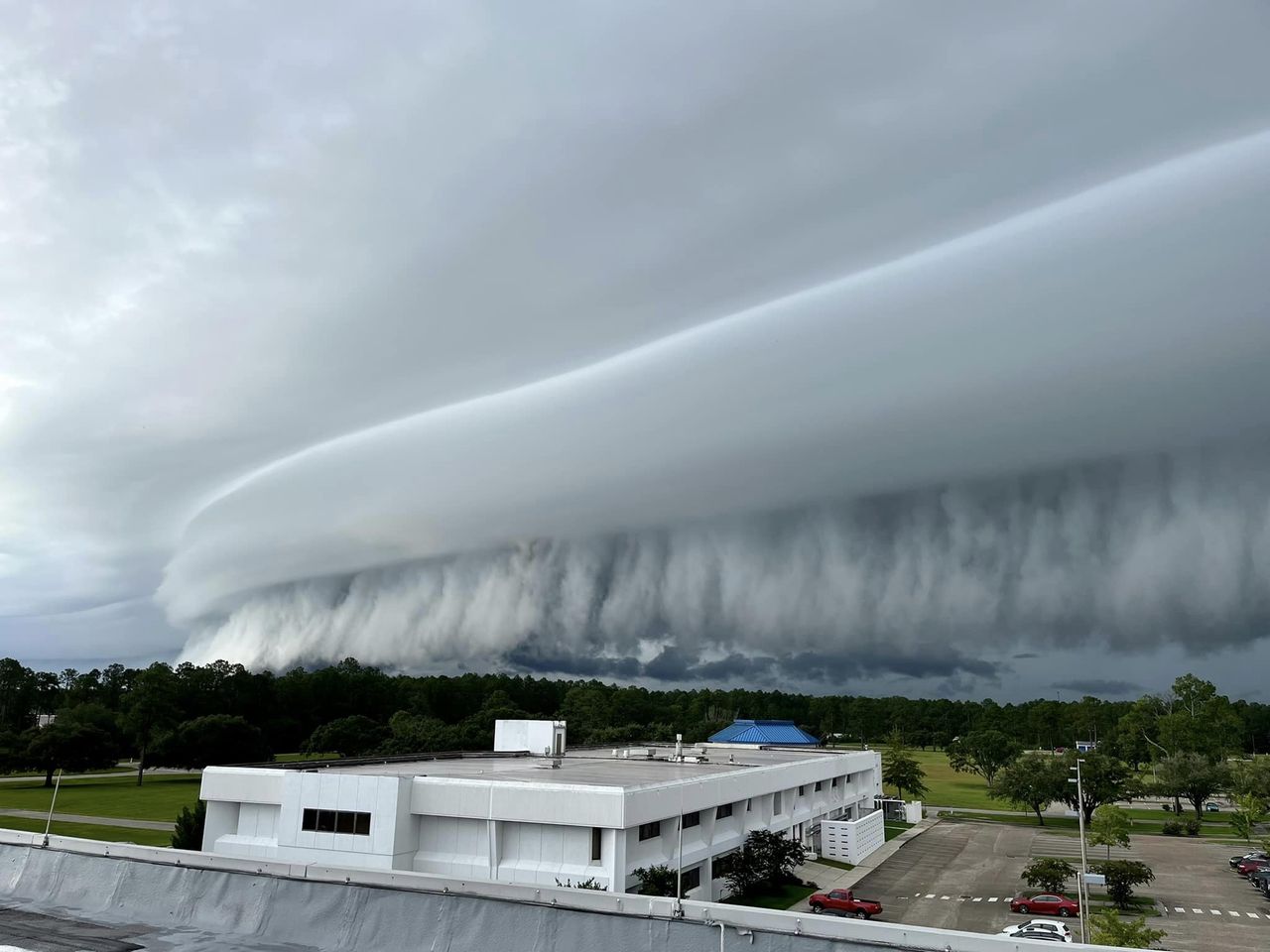 Shelf Cloud.jpeg