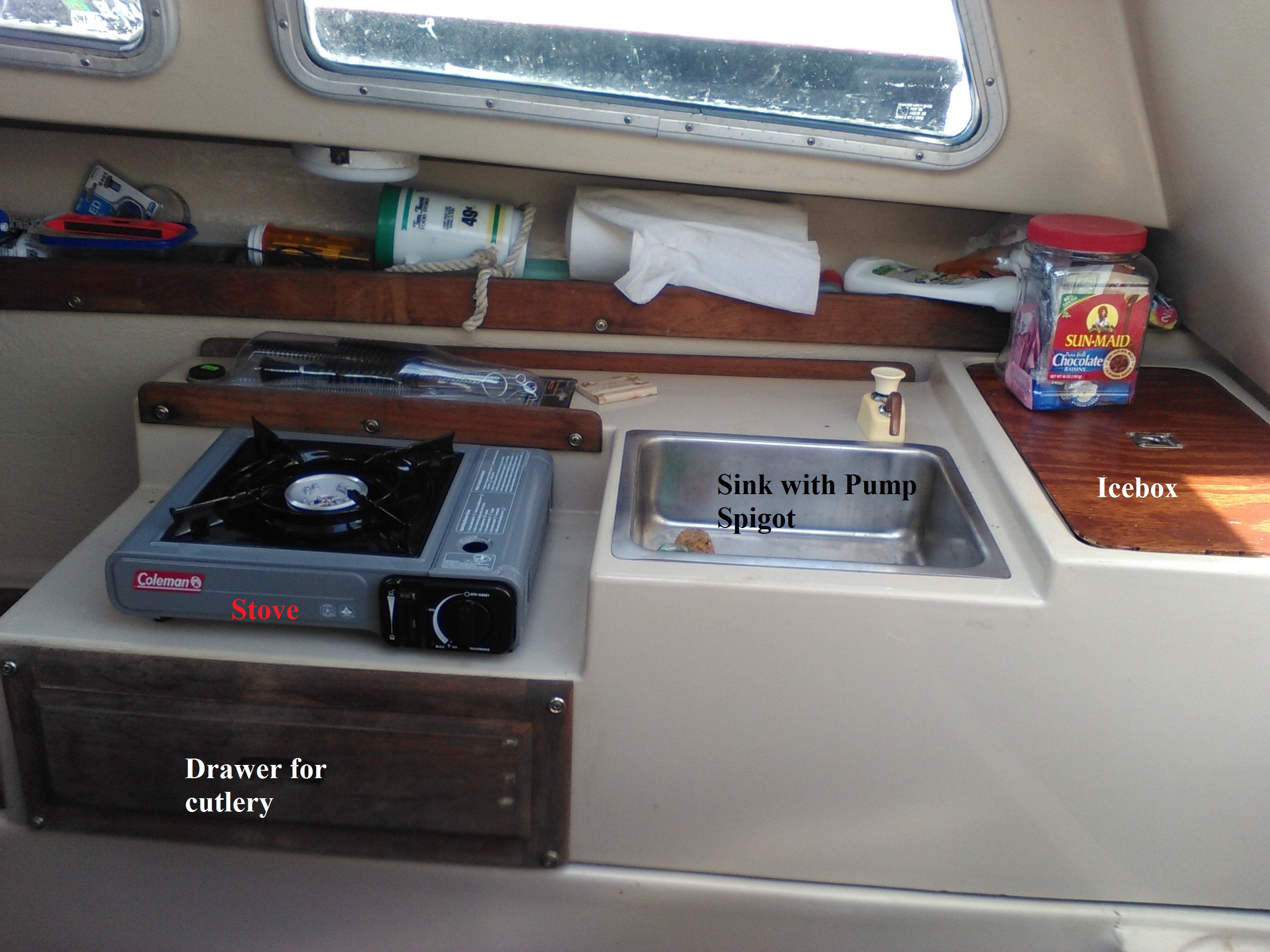 Starboard side Dinette annotated.jpg